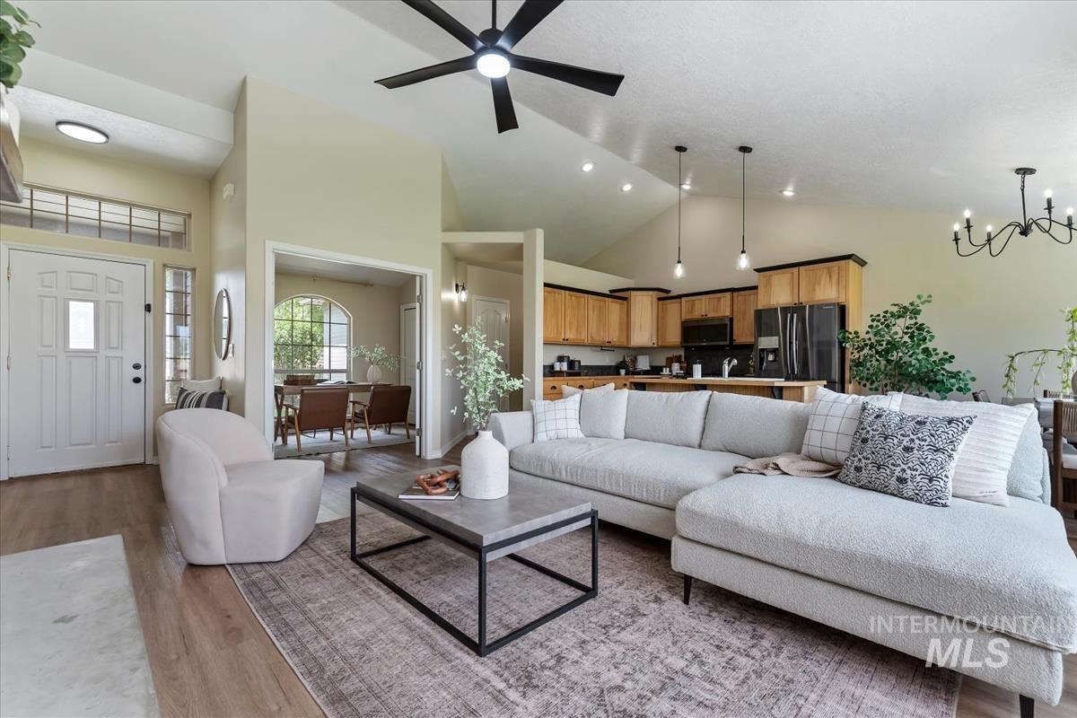 12840 Quail Run Ln., Caldwell, Idaho 83607, 4 Bedrooms, 3 Bathrooms, Residential For Sale, Price $934,900,MLS 98992333