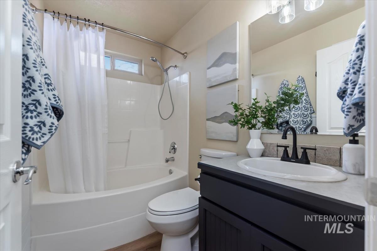 12840 Quail Run Ln., Caldwell, Idaho 83607, 4 Bedrooms, 3 Bathrooms, Residential For Sale, Price $934,900,MLS 98992333