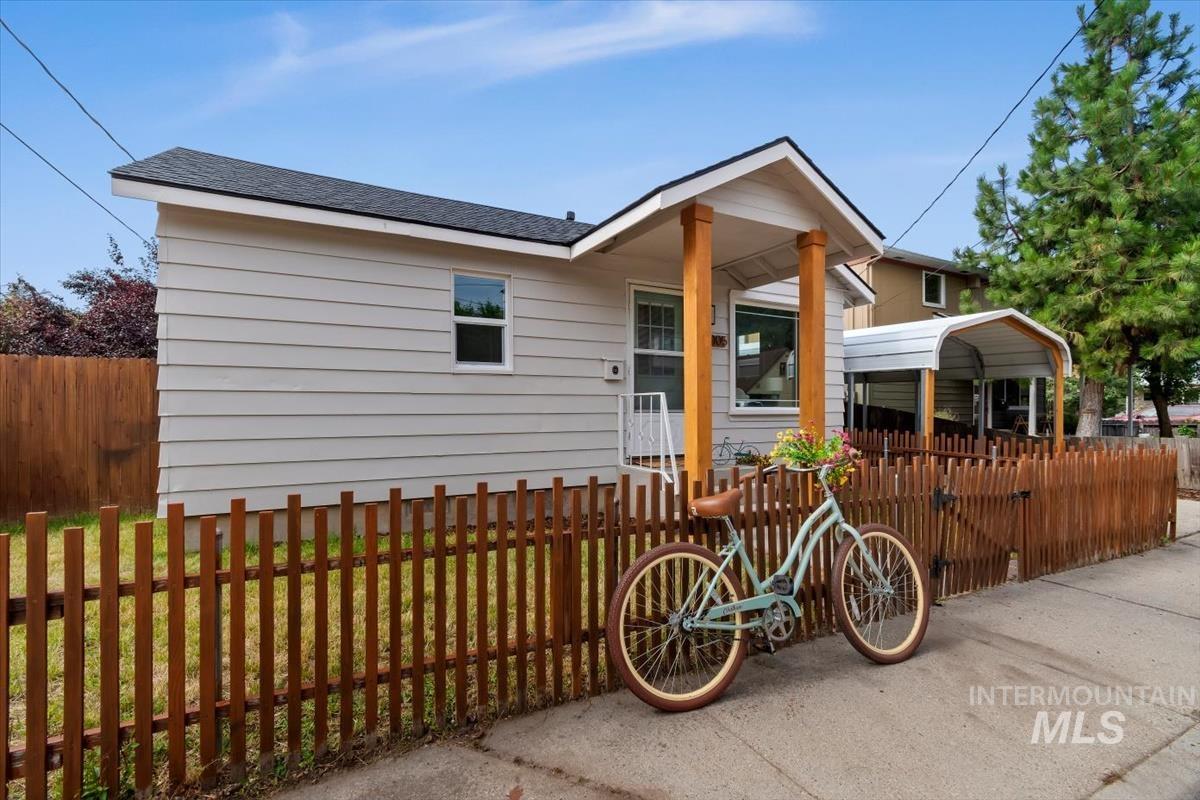 3005 W Hester St, Boise, Idaho 83702, 2 Bedrooms, 1 Bathroom, Residential For Sale, Price $425,000,MLS 98992334
