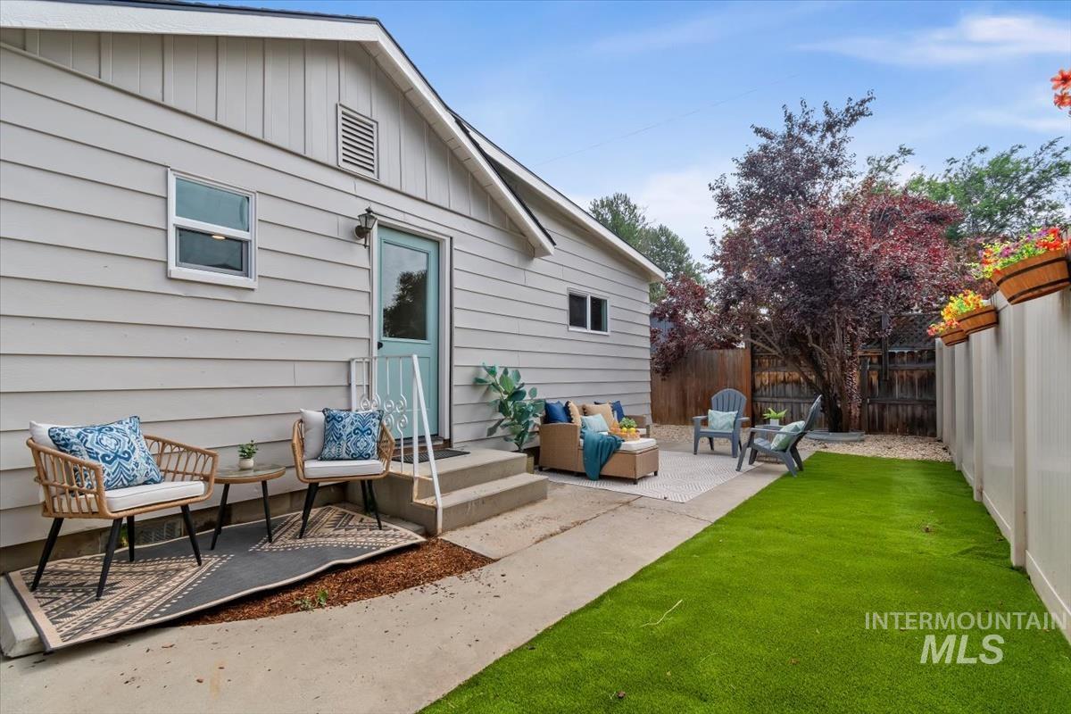 3005 W Hester St, Boise, Idaho 83702, 2 Bedrooms, 1 Bathroom, Residential For Sale, Price $425,000,MLS 98992334