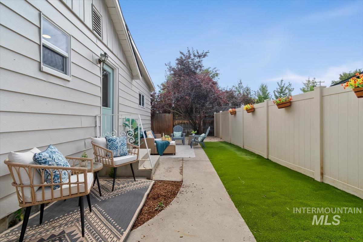 3005 W Hester St, Boise, Idaho 83702, 2 Bedrooms, 1 Bathroom, Residential For Sale, Price $425,000,MLS 98992334
