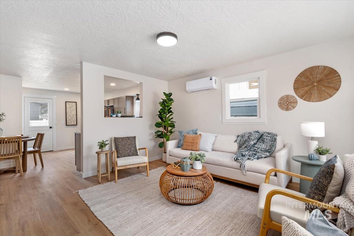 3005 W Hester St, Boise, Idaho 83702, 2 Bedrooms, 1 Bathroom, Residential For Sale, Price $425,000,MLS 98992334
