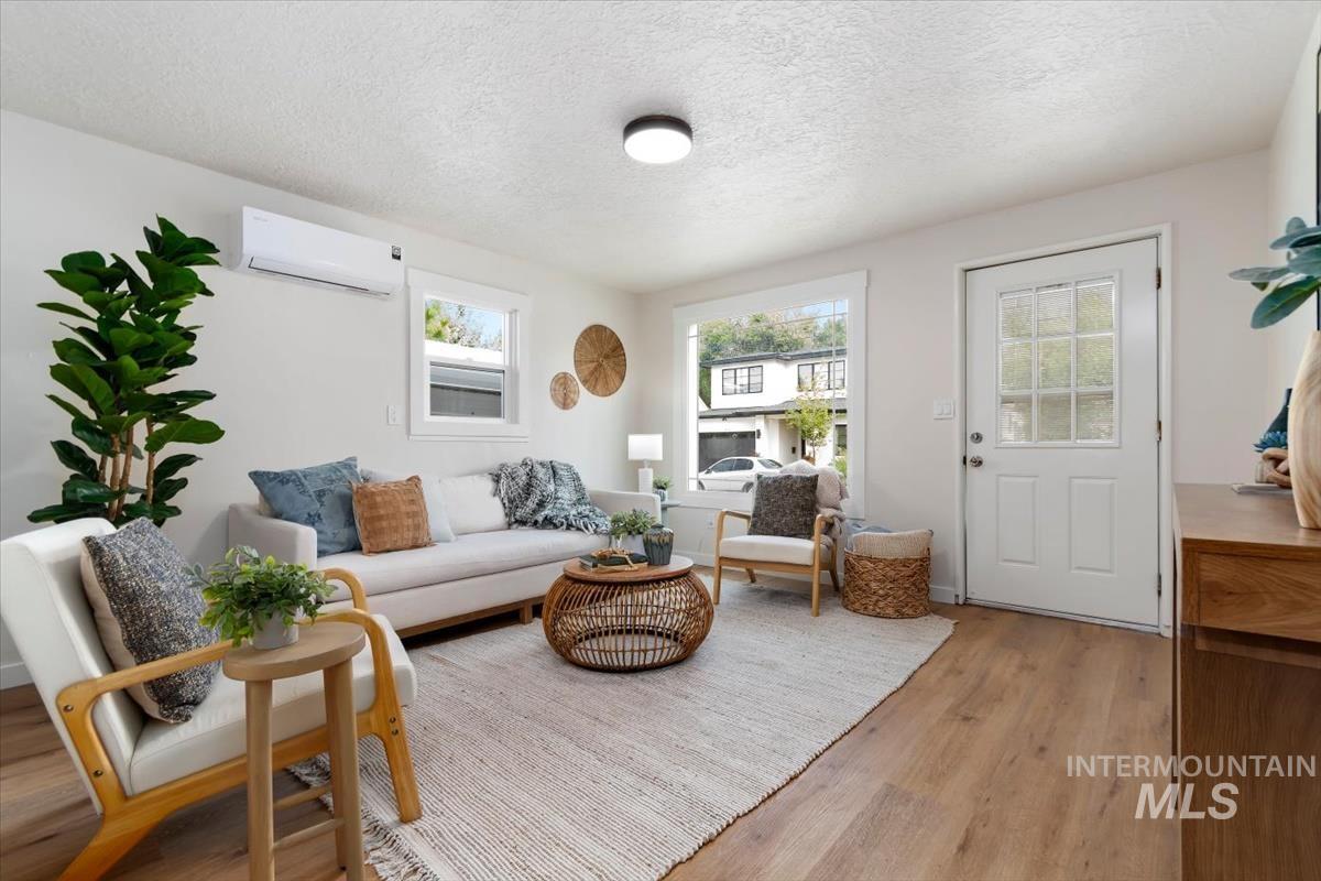 3005 W Hester St, Boise, Idaho 83702, 2 Bedrooms, 1 Bathroom, Residential For Sale, Price $425,000,MLS 98992334