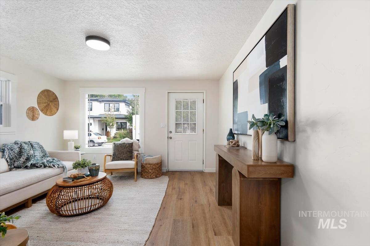 3005 W Hester St, Boise, Idaho 83702, 2 Bedrooms, 1 Bathroom, Residential For Sale, Price $425,000,MLS 98992334
