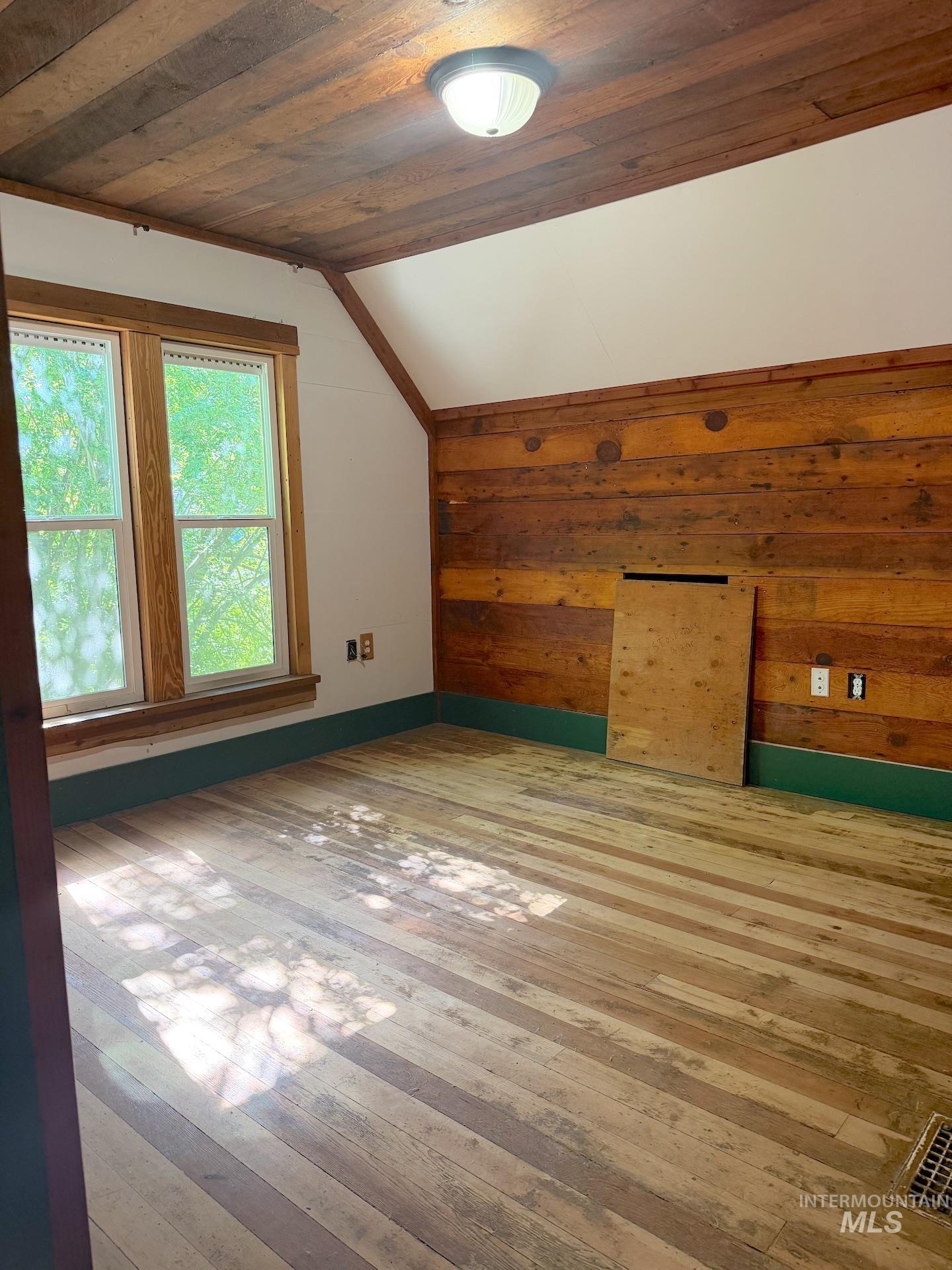 219 N Washington, Moscow, Idaho 83843, 4 Bedrooms, 2 Bathrooms, Residential For Sale, Price $430,000,MLS 98992335