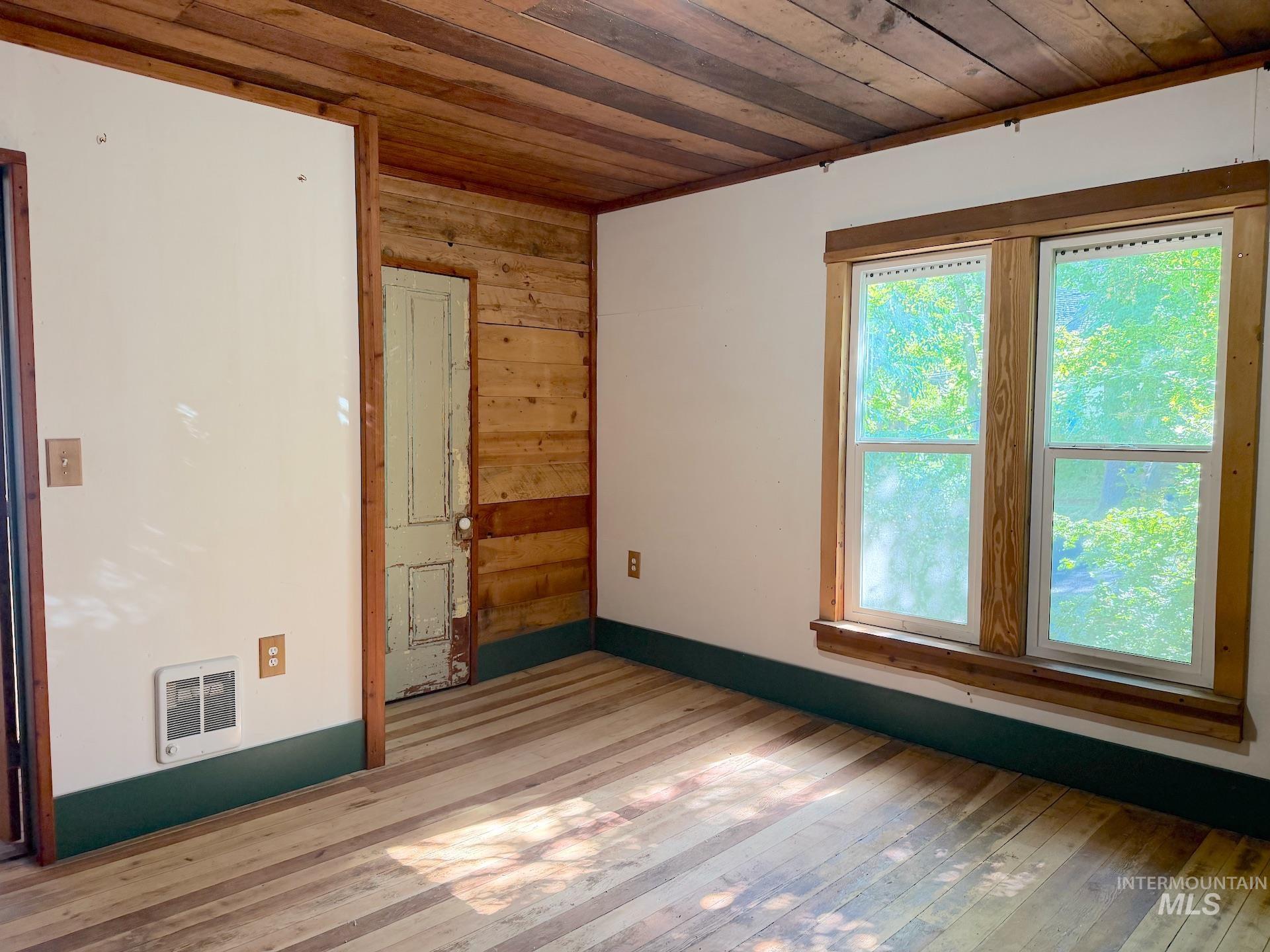 219 N Washington, Moscow, Idaho 83843, 4 Bedrooms, 2 Bathrooms, Residential For Sale, Price $430,000,MLS 98992335