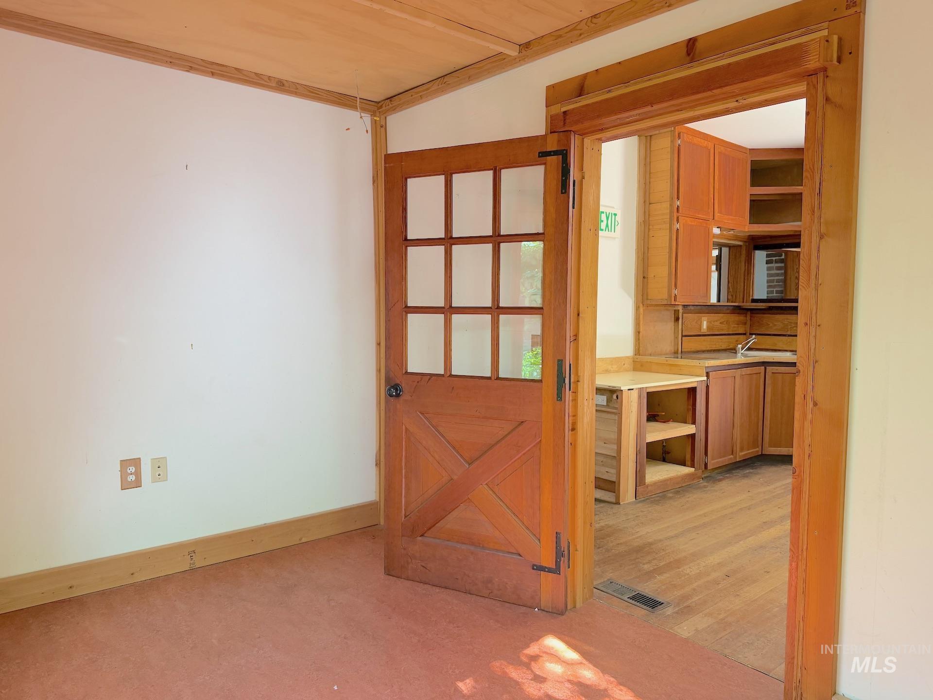 219 N Washington, Moscow, Idaho 83843, 4 Bedrooms, 2 Bathrooms, Residential For Sale, Price $430,000,MLS 98992335