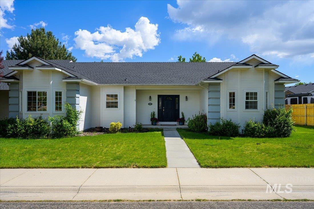 2687 E Alpomado St, Eagle, Idaho 83616, 3 Bedrooms, 2 Bathrooms, Residential For Sale, Price $515,000,MLS 98992338