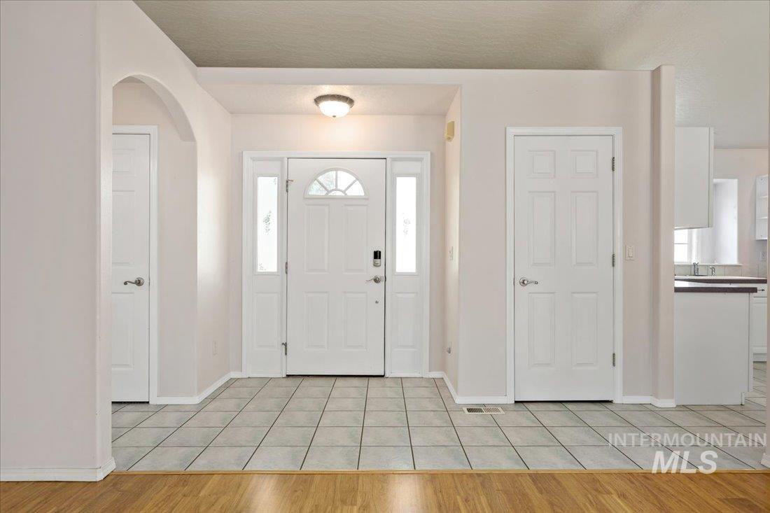 2687 E Alpomado St, Eagle, Idaho 83616, 3 Bedrooms, 2 Bathrooms, Residential For Sale, Price $515,000,MLS 98992338