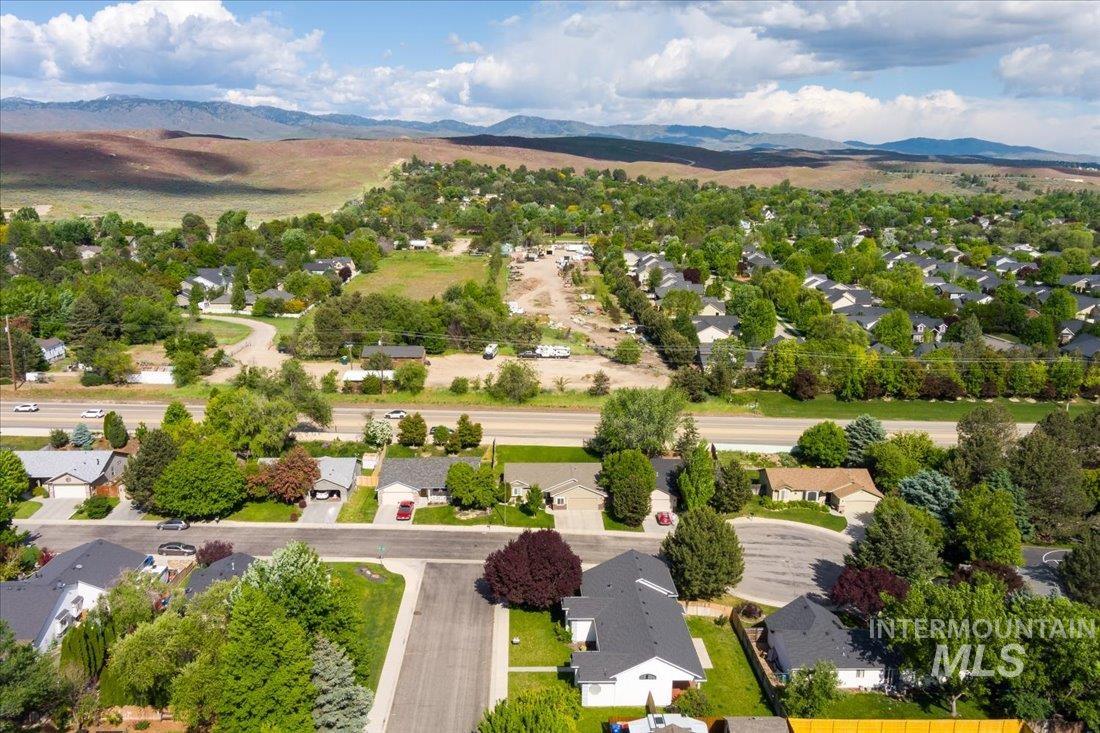 2687 E Alpomado St, Eagle, Idaho 83616, 3 Bedrooms, 2 Bathrooms, Residential For Sale, Price $515,000,MLS 98992338