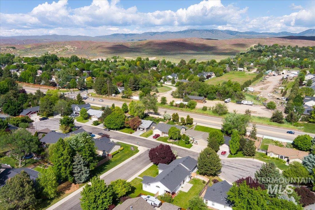 2687 E Alpomado St, Eagle, Idaho 83616, 3 Bedrooms, 2 Bathrooms, Residential For Sale, Price $515,000,MLS 98992338