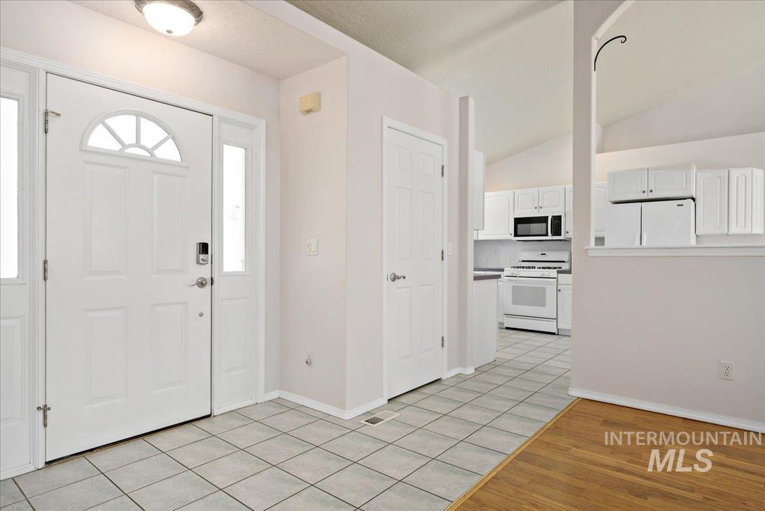 2687 E Alpomado St, Eagle, Idaho 83616, 3 Bedrooms, 2 Bathrooms, Residential For Sale, Price $515,000,MLS 98992338