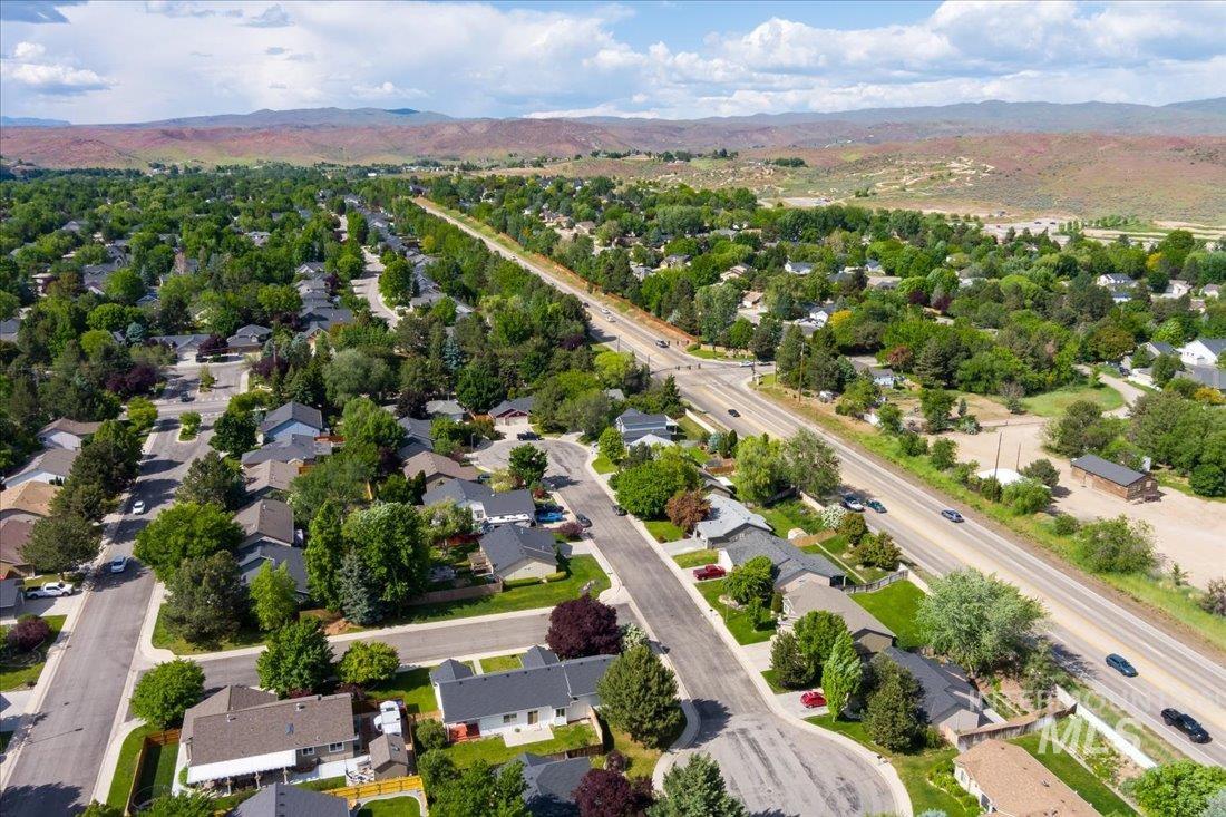2687 E Alpomado St, Eagle, Idaho 83616, 3 Bedrooms, 2 Bathrooms, Residential For Sale, Price $515,000,MLS 98992338