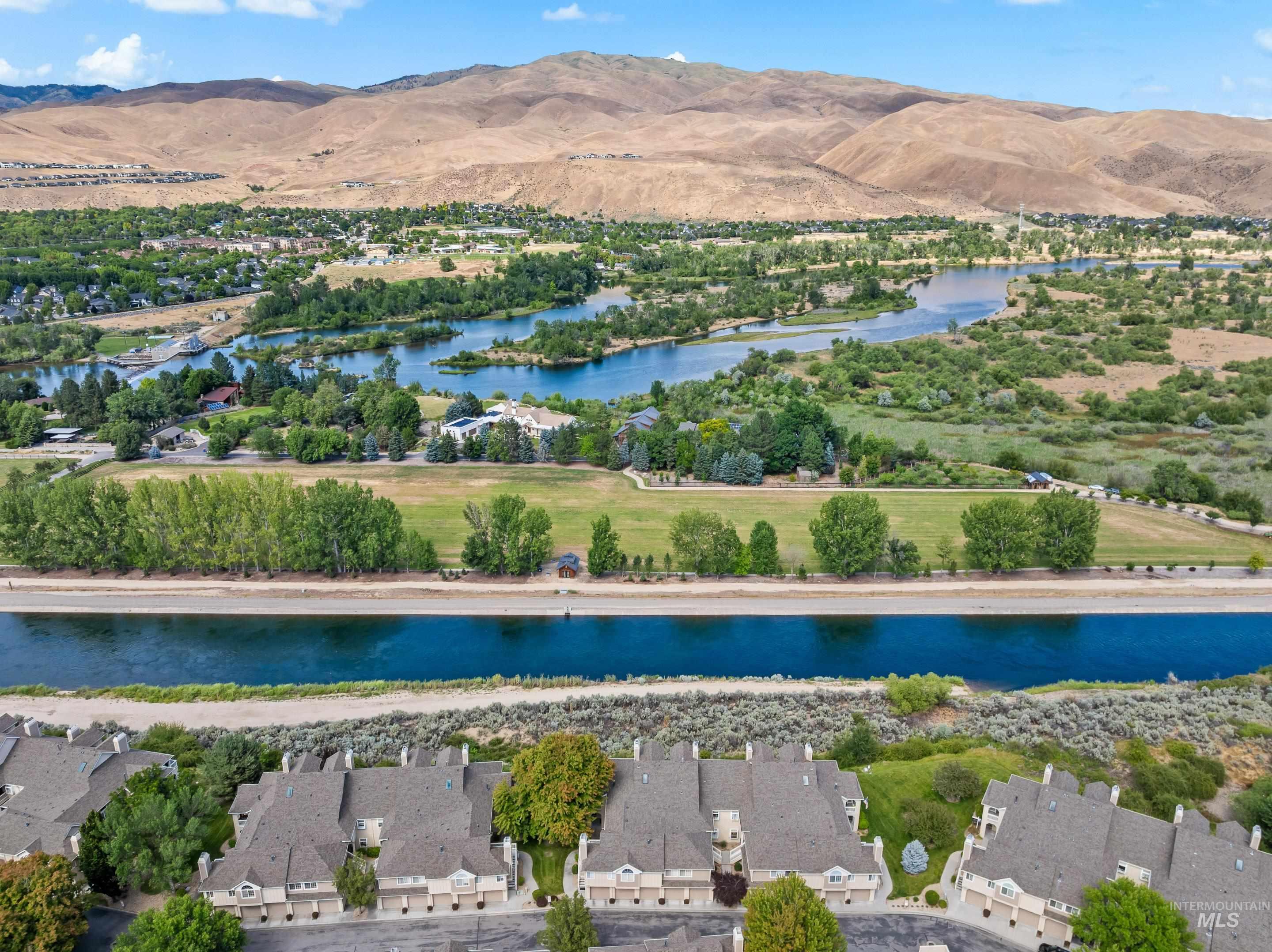 5158 S Surprise Way, Boise, Idaho 83716, 2 Bedrooms, 2 Bathrooms, Residential For Sale, Price $479,900,MLS 98992339