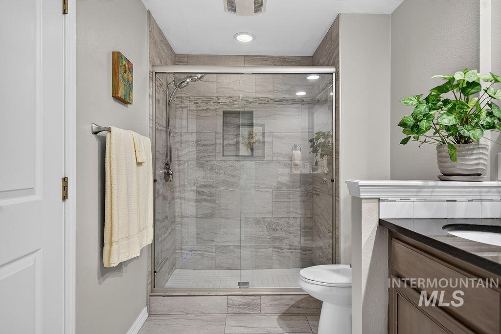 5158 S Surprise Way, Boise, Idaho 83716, 2 Bedrooms, 2 Bathrooms, Residential For Sale, Price $479,900,MLS 98992339