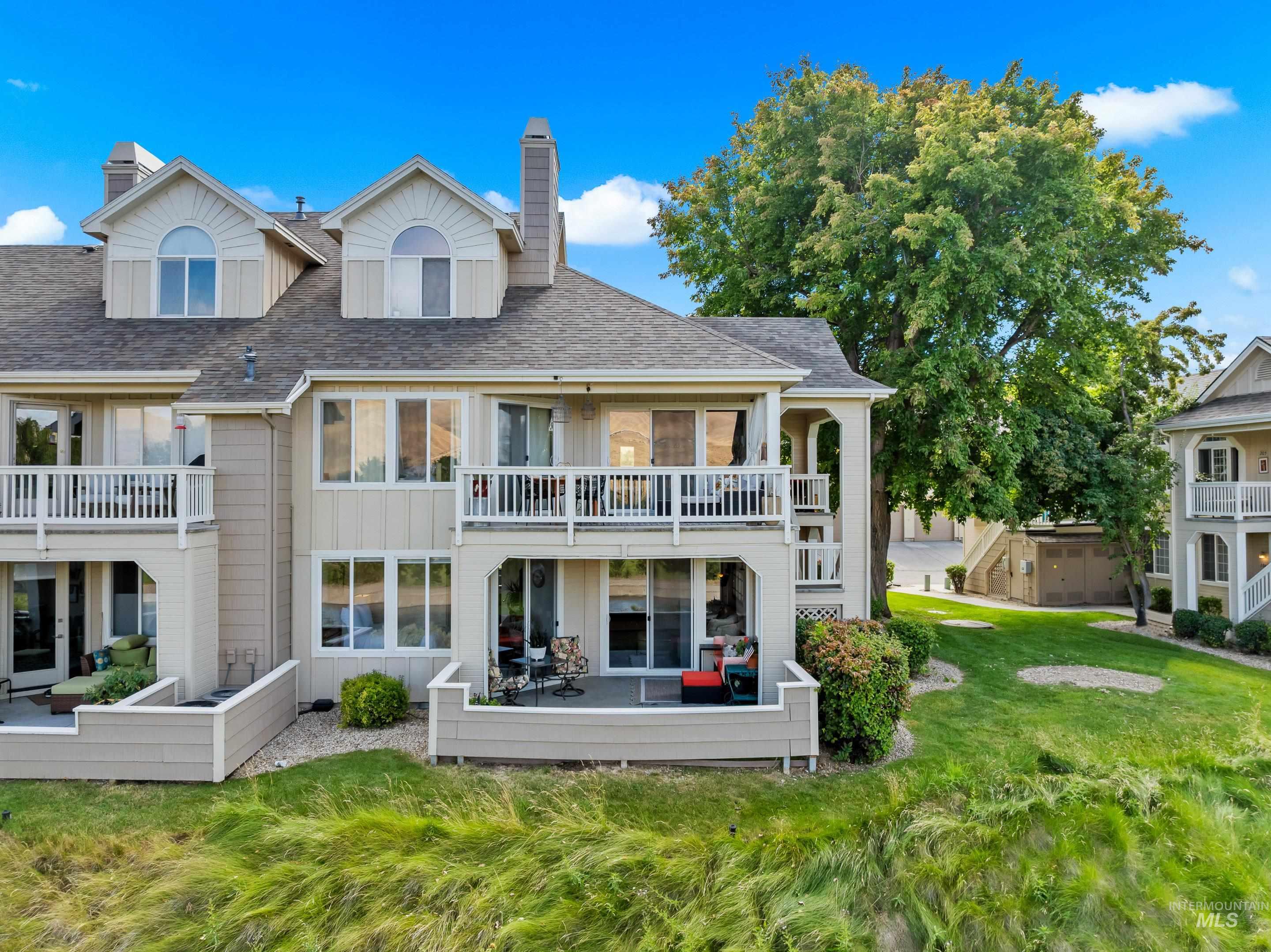 5158 S Surprise Way, Boise, Idaho 83716, 2 Bedrooms, 2 Bathrooms, Residential For Sale, Price $479,900,MLS 98992339
