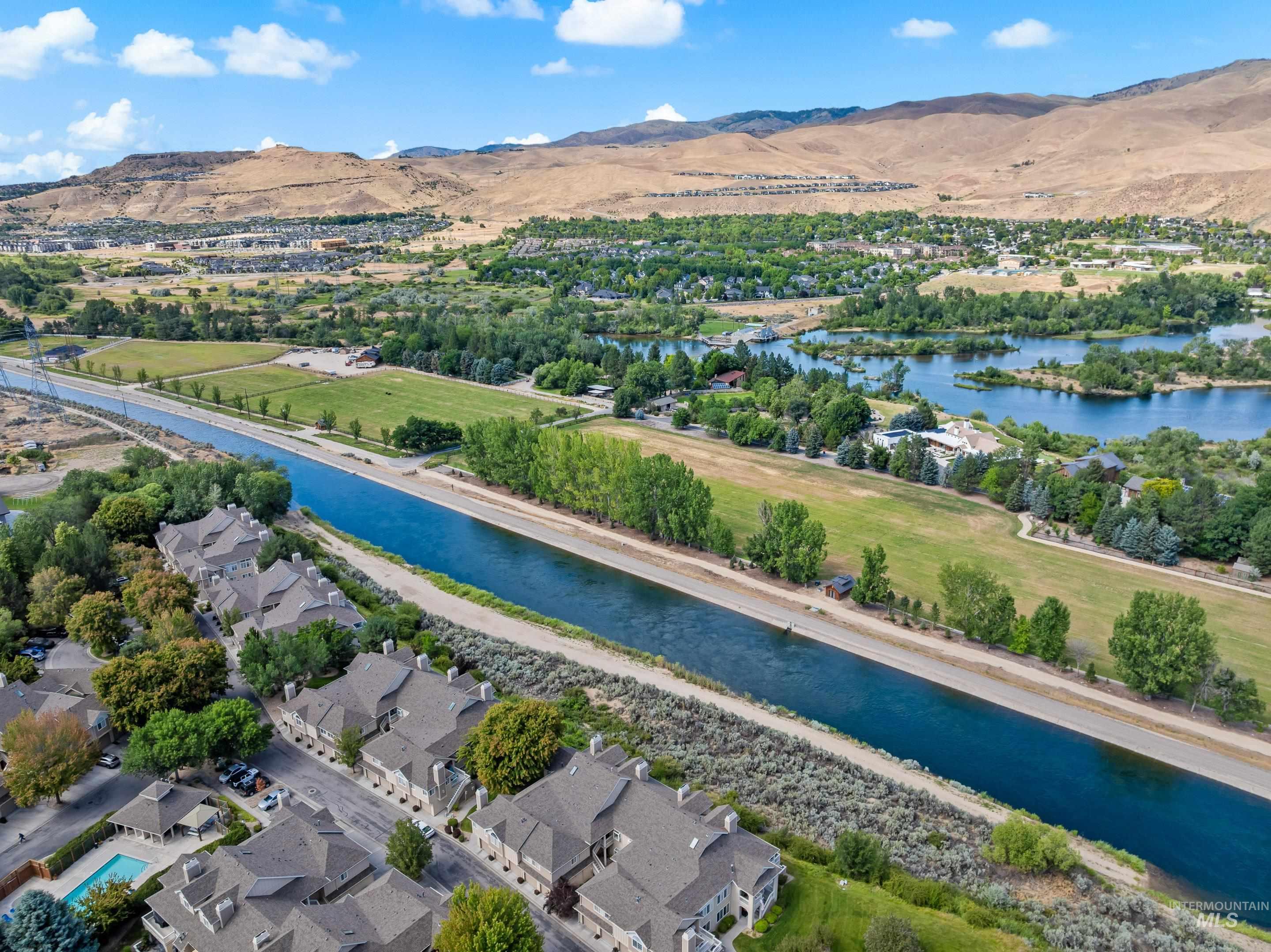5158 S Surprise Way, Boise, Idaho 83716, 2 Bedrooms, 2 Bathrooms, Residential For Sale, Price $479,900,MLS 98992339