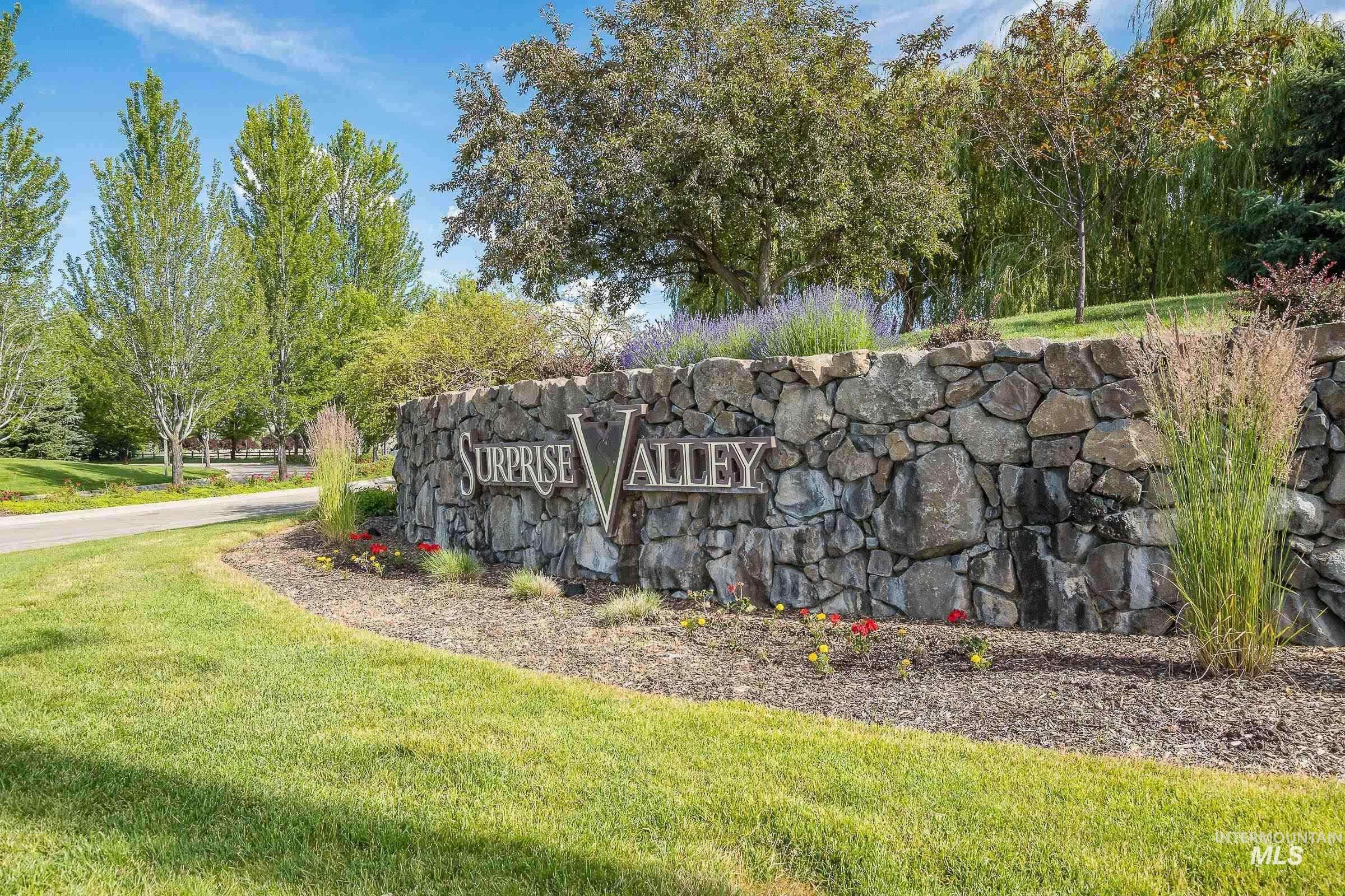5158 S Surprise Way, Boise, Idaho 83716, 2 Bedrooms, 2 Bathrooms, Residential For Sale, Price $479,900,MLS 98992339