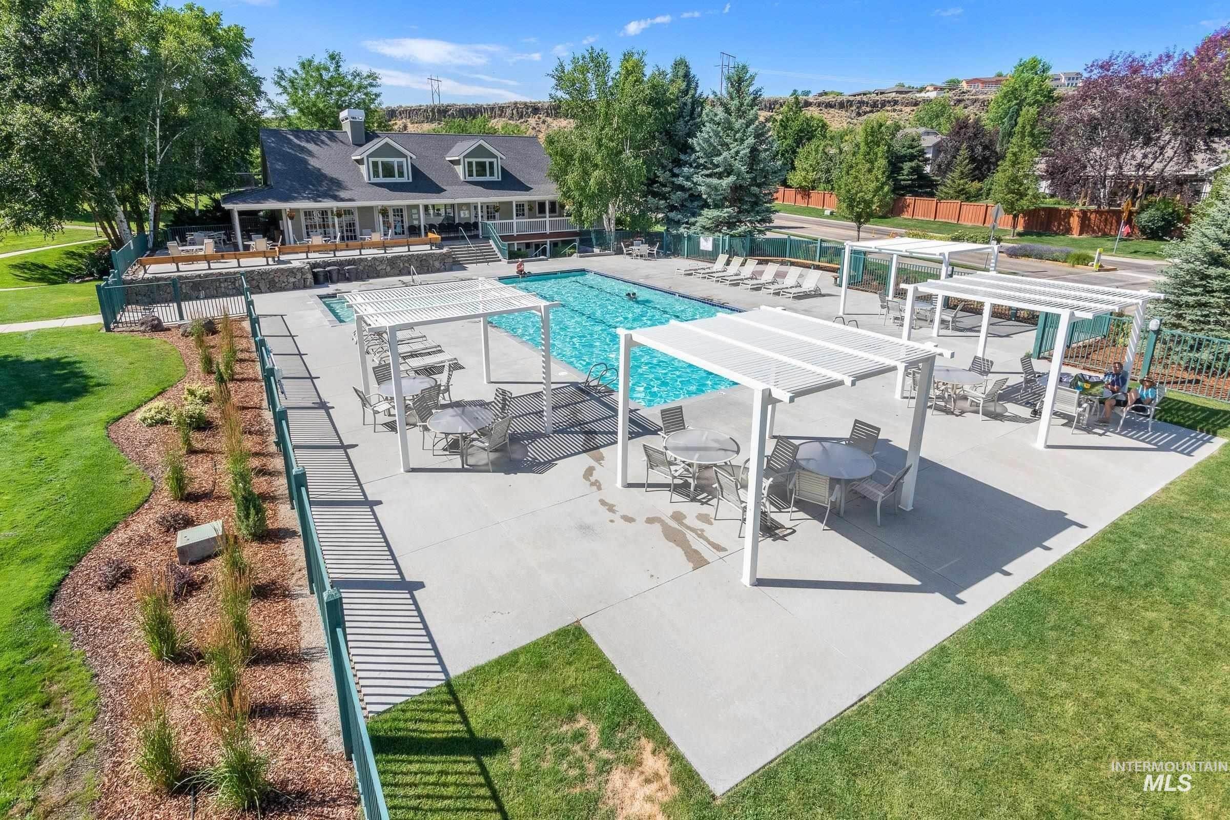 5158 S Surprise Way, Boise, Idaho 83716, 2 Bedrooms, 2 Bathrooms, Residential For Sale, Price $479,900,MLS 98992339