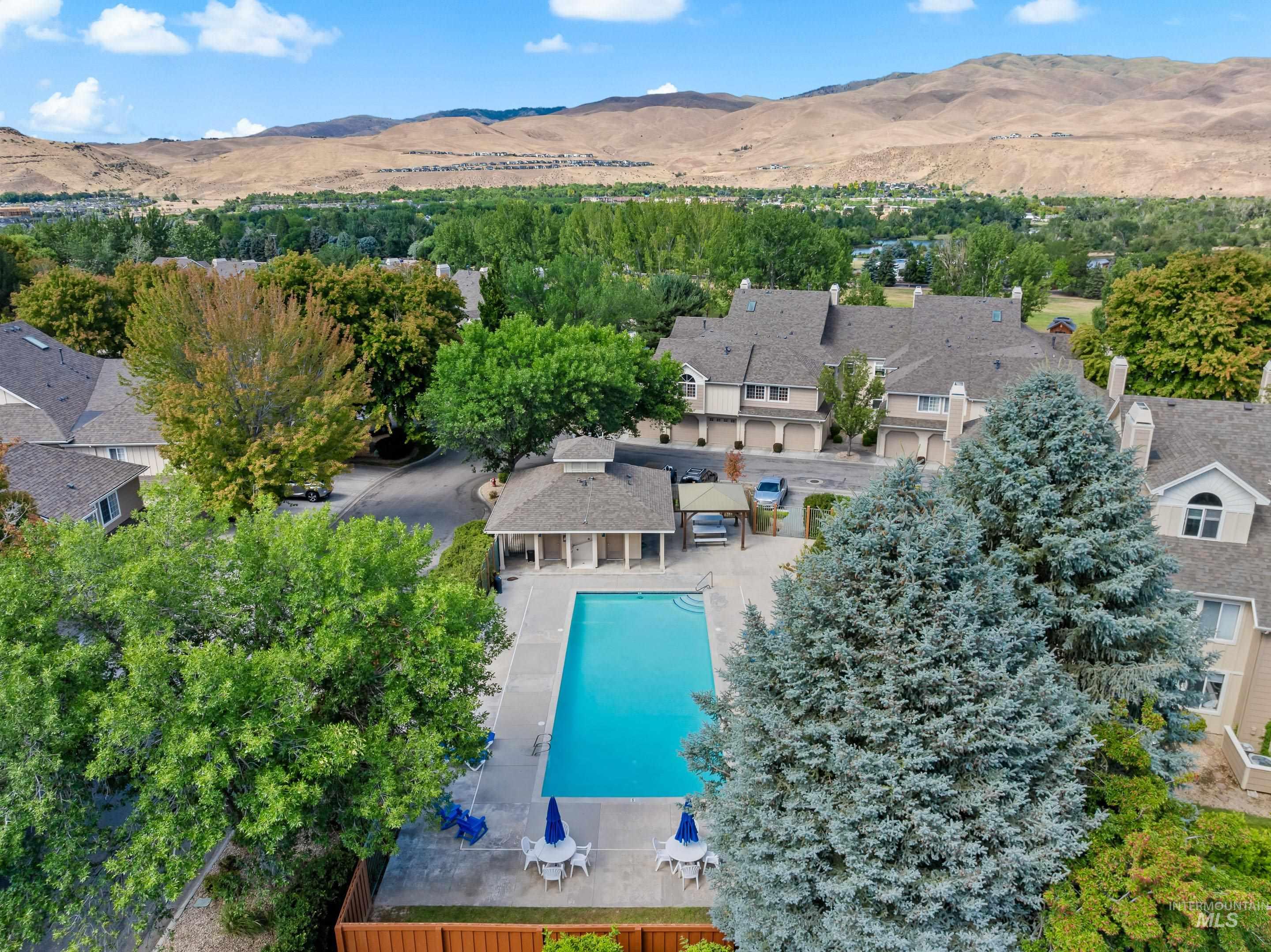 5158 S Surprise Way, Boise, Idaho 83716, 2 Bedrooms, 2 Bathrooms, Residential For Sale, Price $479,900,MLS 98992339