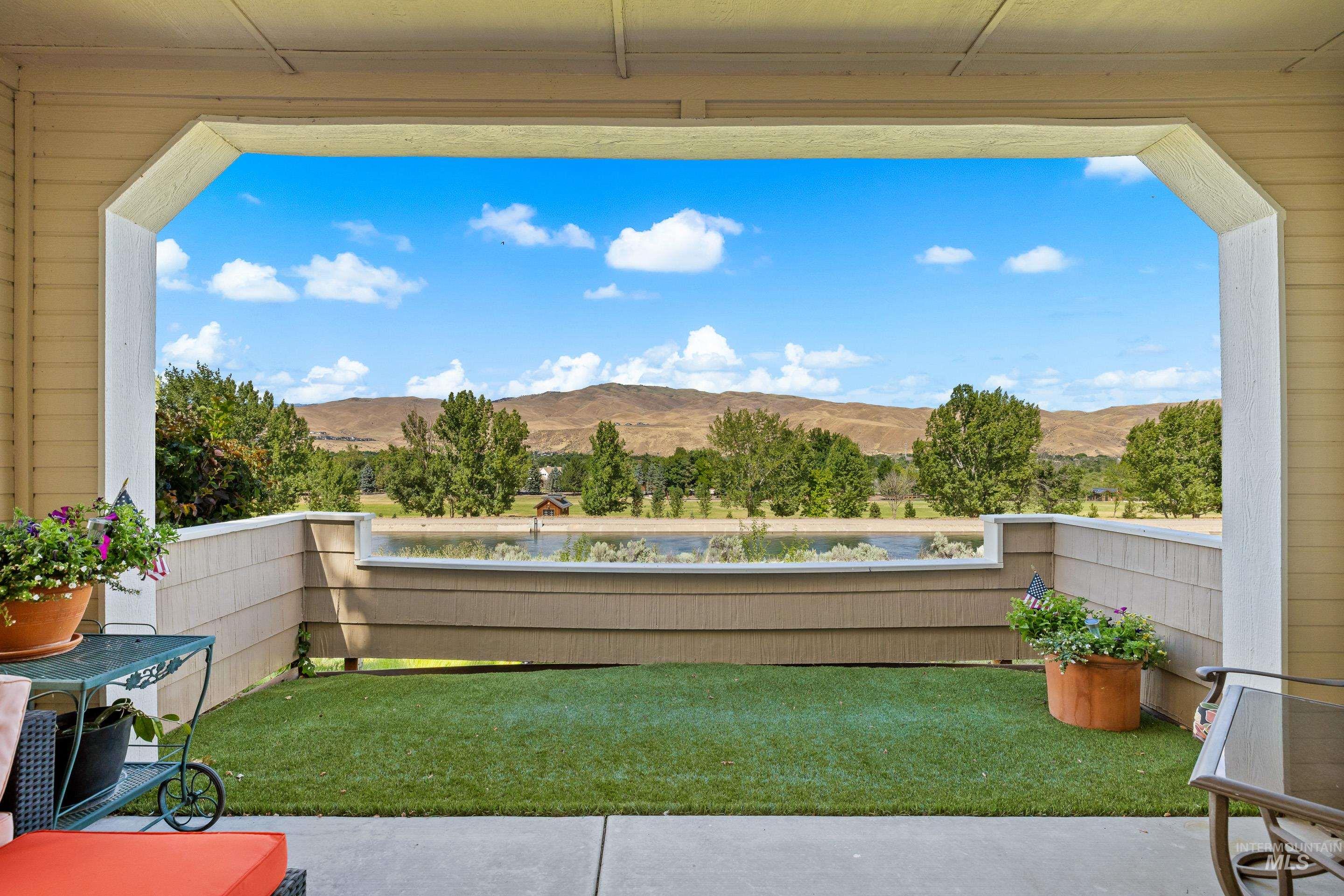 5158 S Surprise Way, Boise, Idaho 83716, 2 Bedrooms, 2 Bathrooms, Residential For Sale, Price $479,900,MLS 98992339