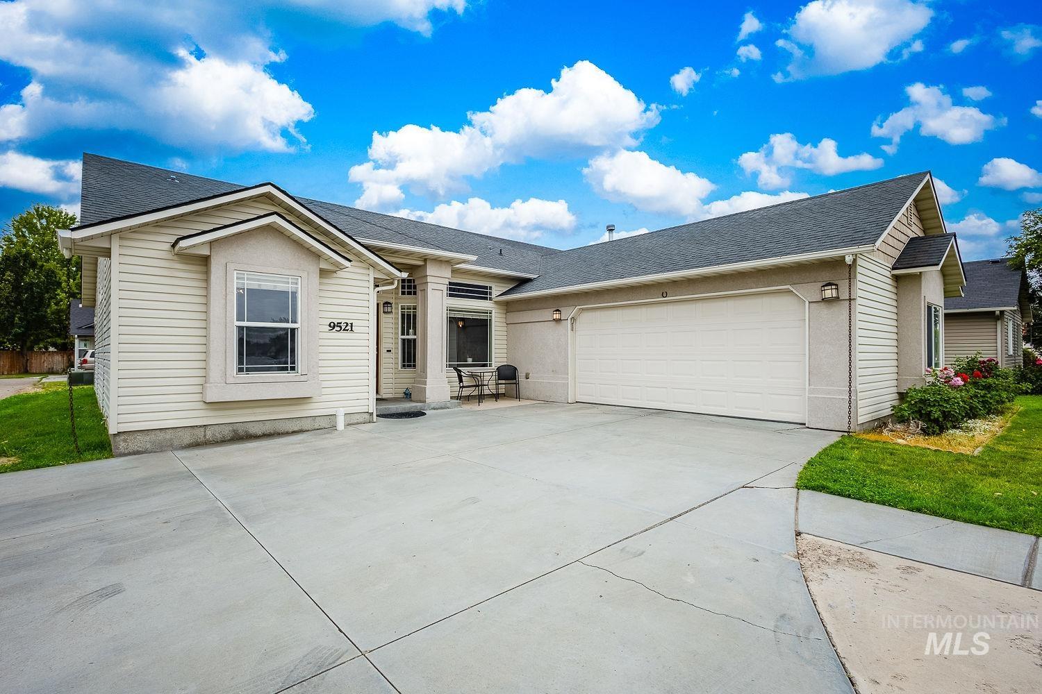 9521 W Cory Ln, Boise, Idaho 83704, 3 Bedrooms, 2 Bathrooms, Residential For Sale, Price $405,000,MLS 98992340