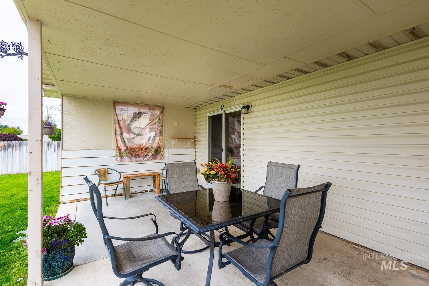 9521 W Cory Ln, Boise, Idaho 83704, 3 Bedrooms, 2 Bathrooms, Residential For Sale, Price $405,000,MLS 98992340