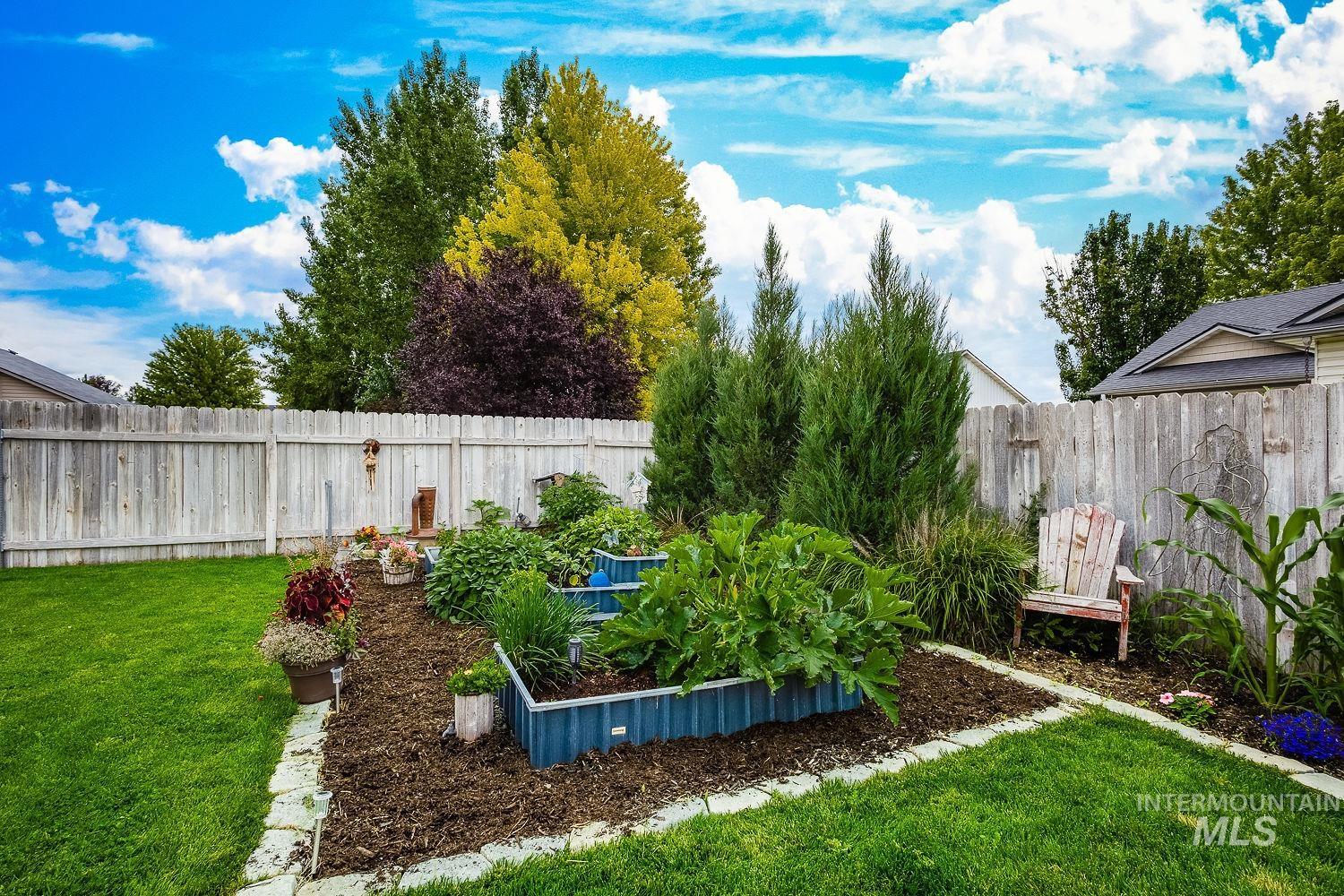 9521 W Cory Ln, Boise, Idaho 83704, 3 Bedrooms, 2 Bathrooms, Residential For Sale, Price $405,000,MLS 98992340