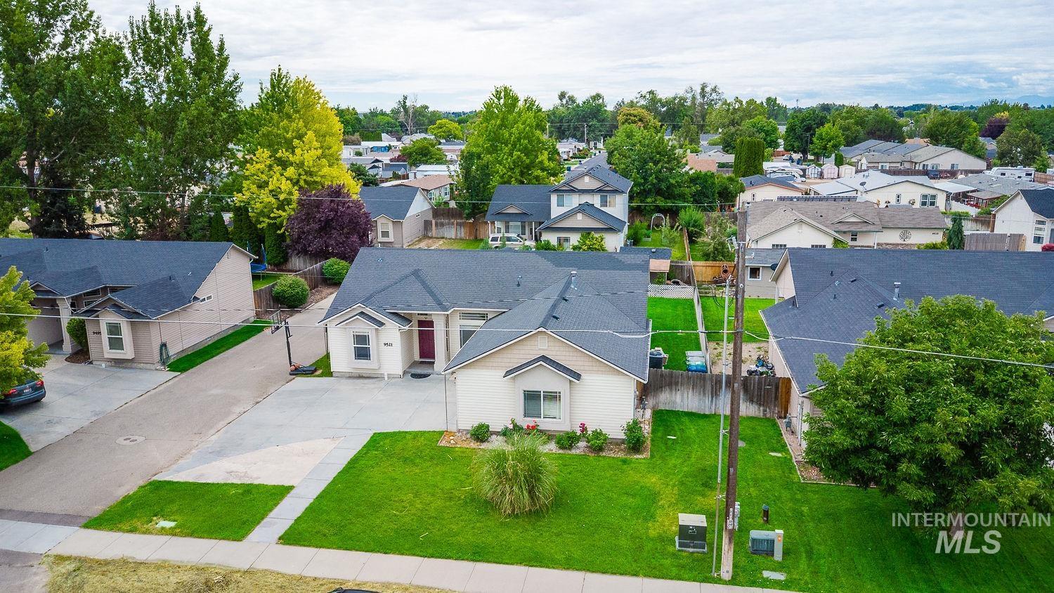 9521 W Cory Ln, Boise, Idaho 83704, 3 Bedrooms, 2 Bathrooms, Residential For Sale, Price $405,000,MLS 98992340