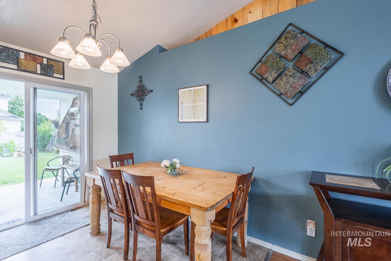 9521 W Cory Ln, Boise, Idaho 83704, 3 Bedrooms, 2 Bathrooms, Residential For Sale, Price $405,000,MLS 98992340
