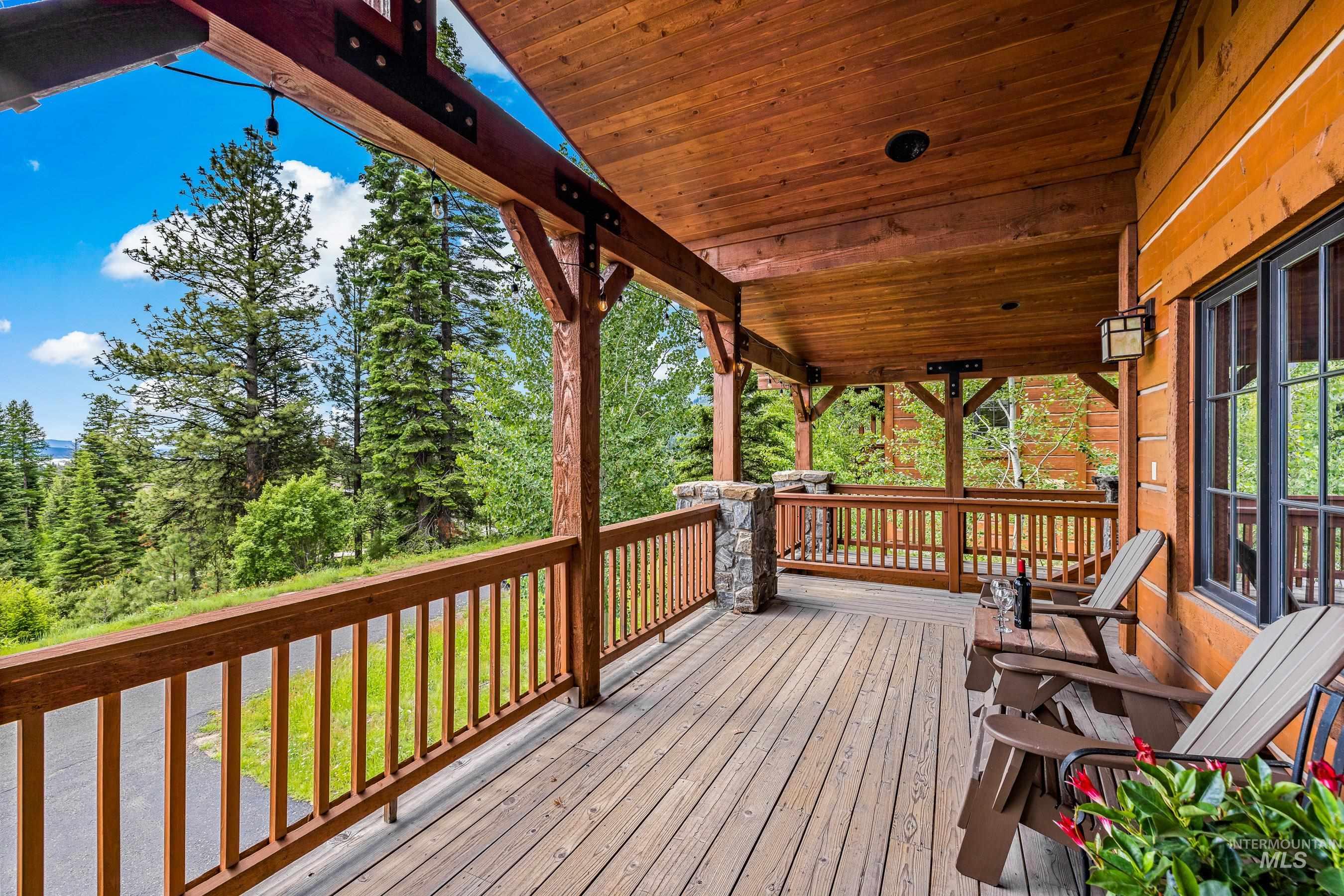 22 Francois Court, Donnelly, Idaho 83615, 4 Bedrooms, 4 Bathrooms, Residential For Sale, Price $1,875,000,MLS 98992341