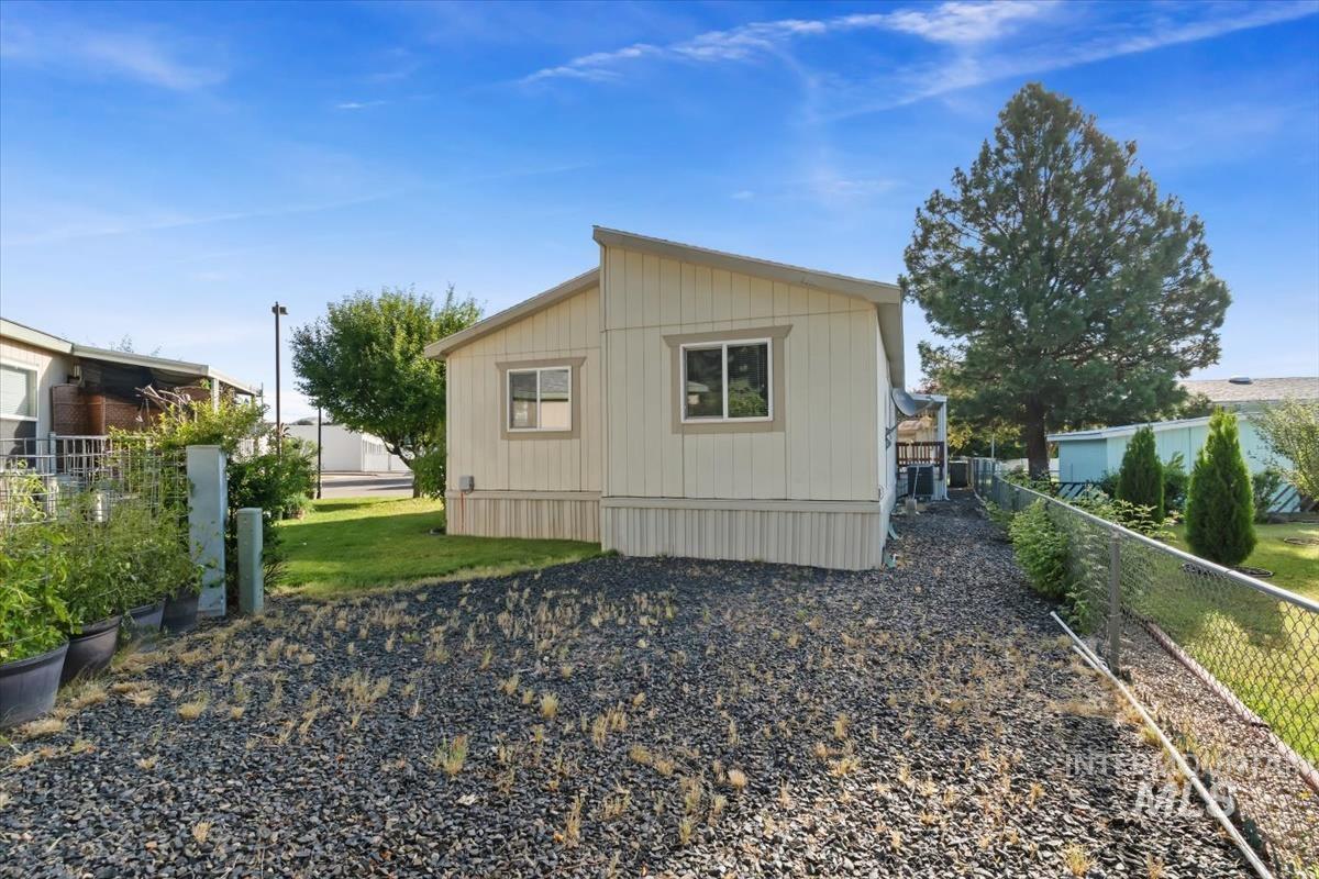 8236 W Vicksburg Lane, Boise, Idaho 83714, 3 Bedrooms, 2 Bathrooms, Residential For Sale, Price $129,900,MLS 98992342