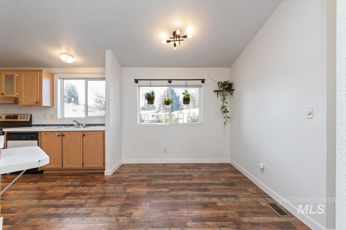 8236 W Vicksburg Lane, Boise, Idaho 83714, 3 Bedrooms, 2 Bathrooms, Residential For Sale, Price $129,900,MLS 98992342