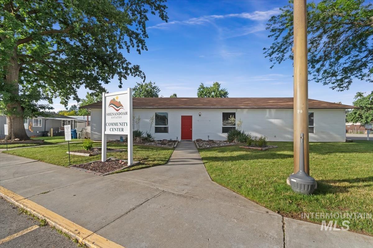 8236 W Vicksburg Lane, Boise, Idaho 83714, 3 Bedrooms, 2 Bathrooms, Residential For Sale, Price $129,900,MLS 98992342