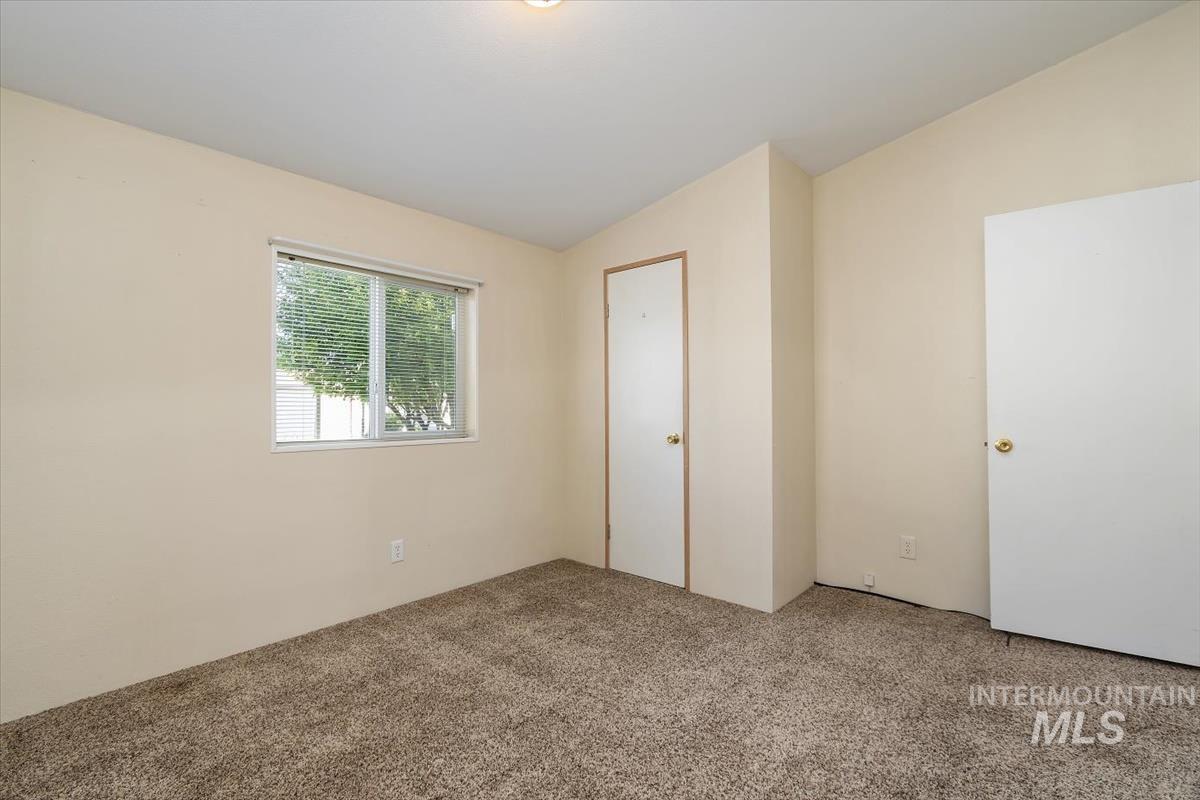 8236 W Vicksburg Lane, Boise, Idaho 83714, 3 Bedrooms, 2 Bathrooms, Residential For Sale, Price $129,900,MLS 98992342