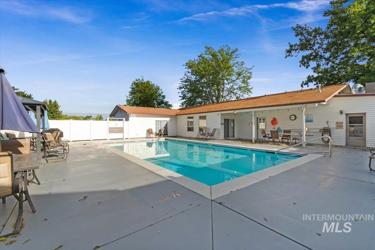 8236 W Vicksburg Lane, Boise, Idaho 83714, 3 Bedrooms, 2 Bathrooms, Residential For Sale, Price $129,900,MLS 98992342