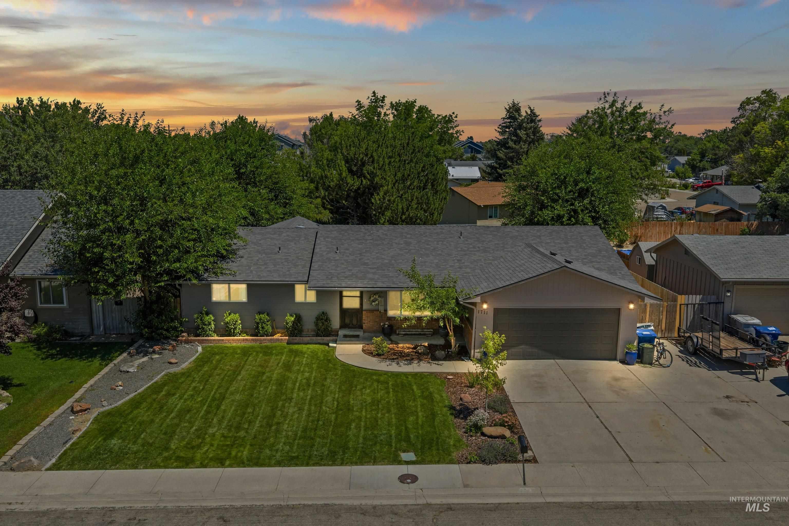 1711 Sandalwood Dr, Caldwell, Idaho 83605, 3 Bedrooms, 2 Bathrooms, Residential For Sale, Price $375,000, 98992343