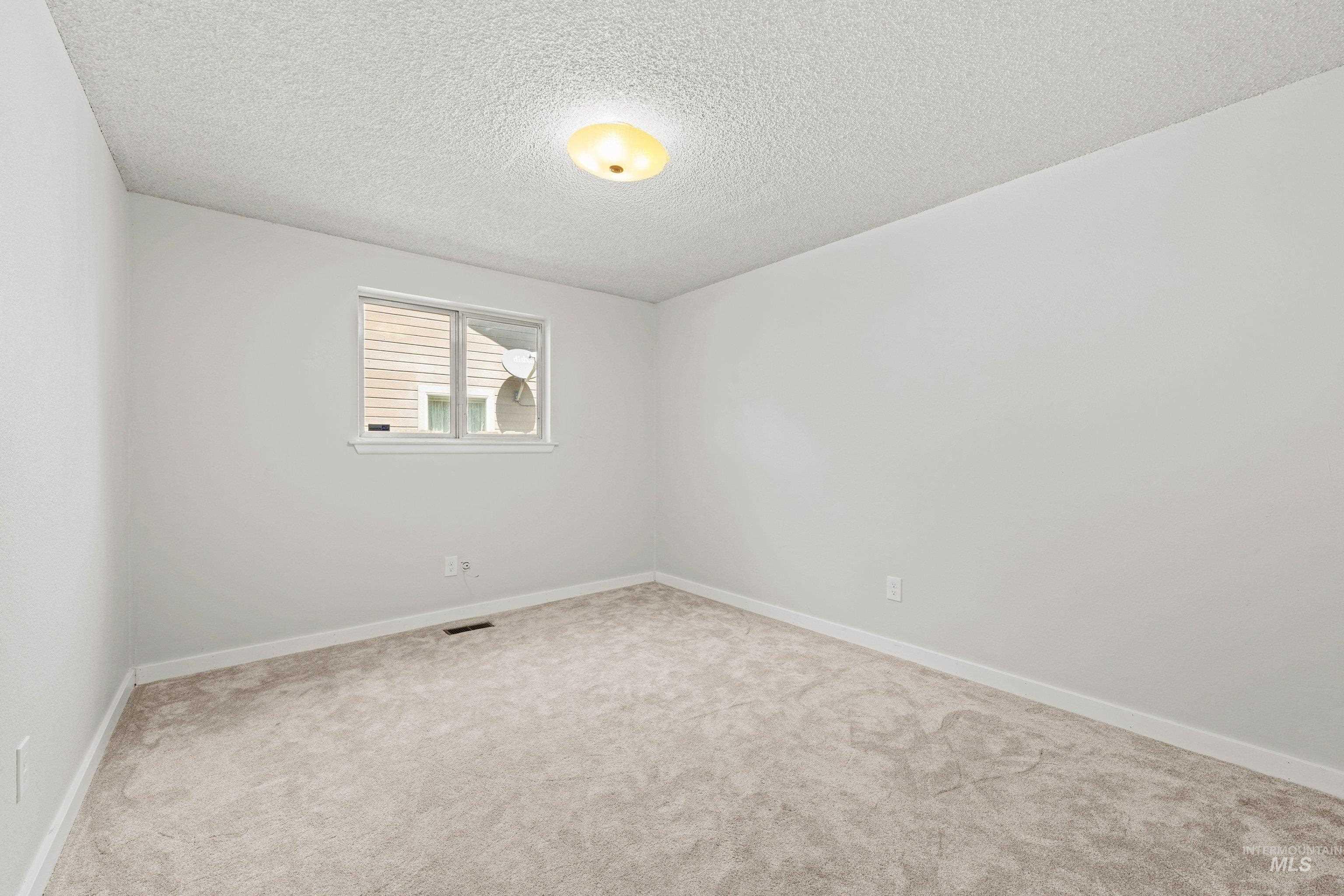 1711 Sandalwood Dr, Caldwell, Idaho 83605, 3 Bedrooms, 2 Bathrooms, Residential For Sale, Price $375,000, 98992343
