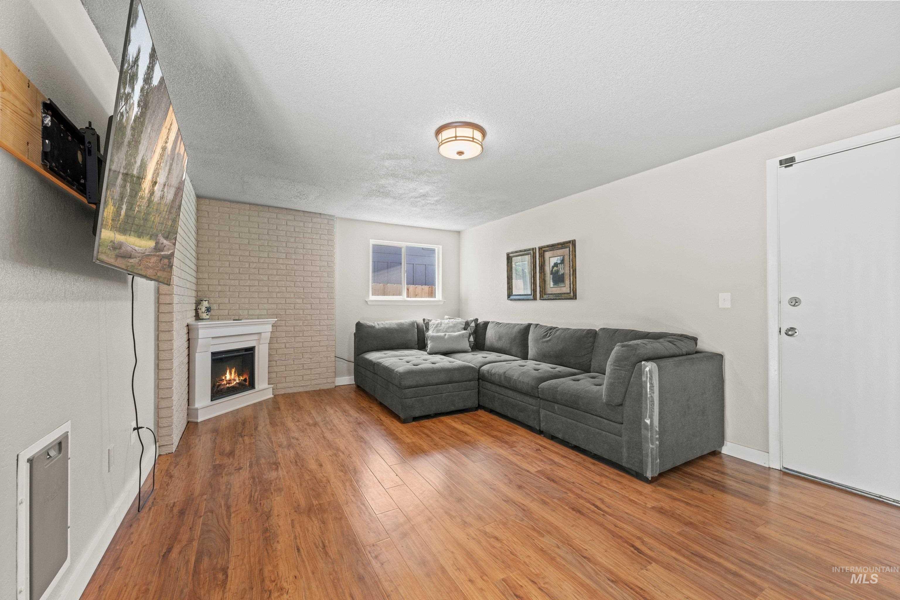 1711 Sandalwood Dr, Caldwell, Idaho 83605, 3 Bedrooms, 2 Bathrooms, Residential For Sale, Price $375,000, 98992343