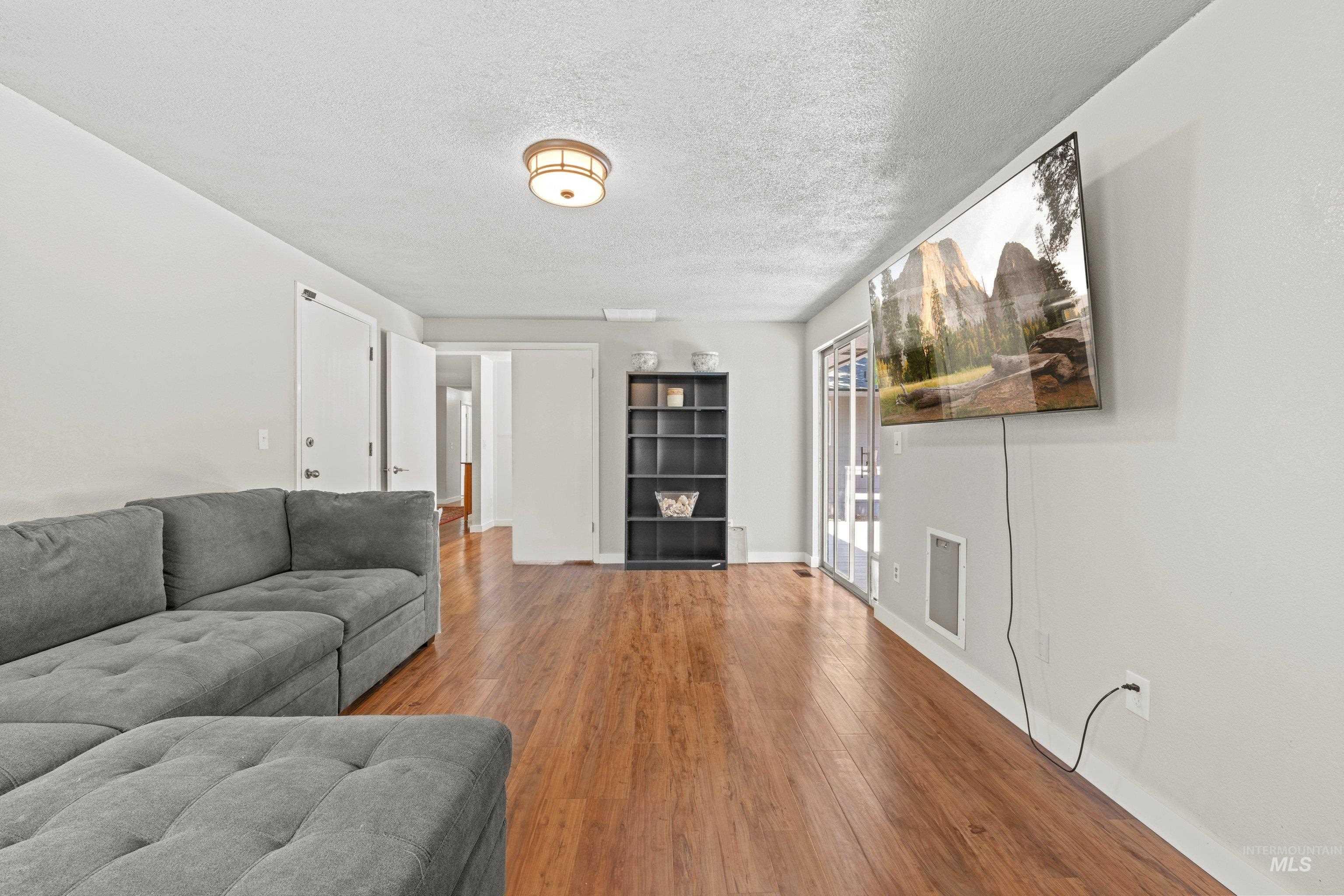1711 Sandalwood Dr, Caldwell, Idaho 83605, 3 Bedrooms, 2 Bathrooms, Residential For Sale, Price $375,000, 98992343