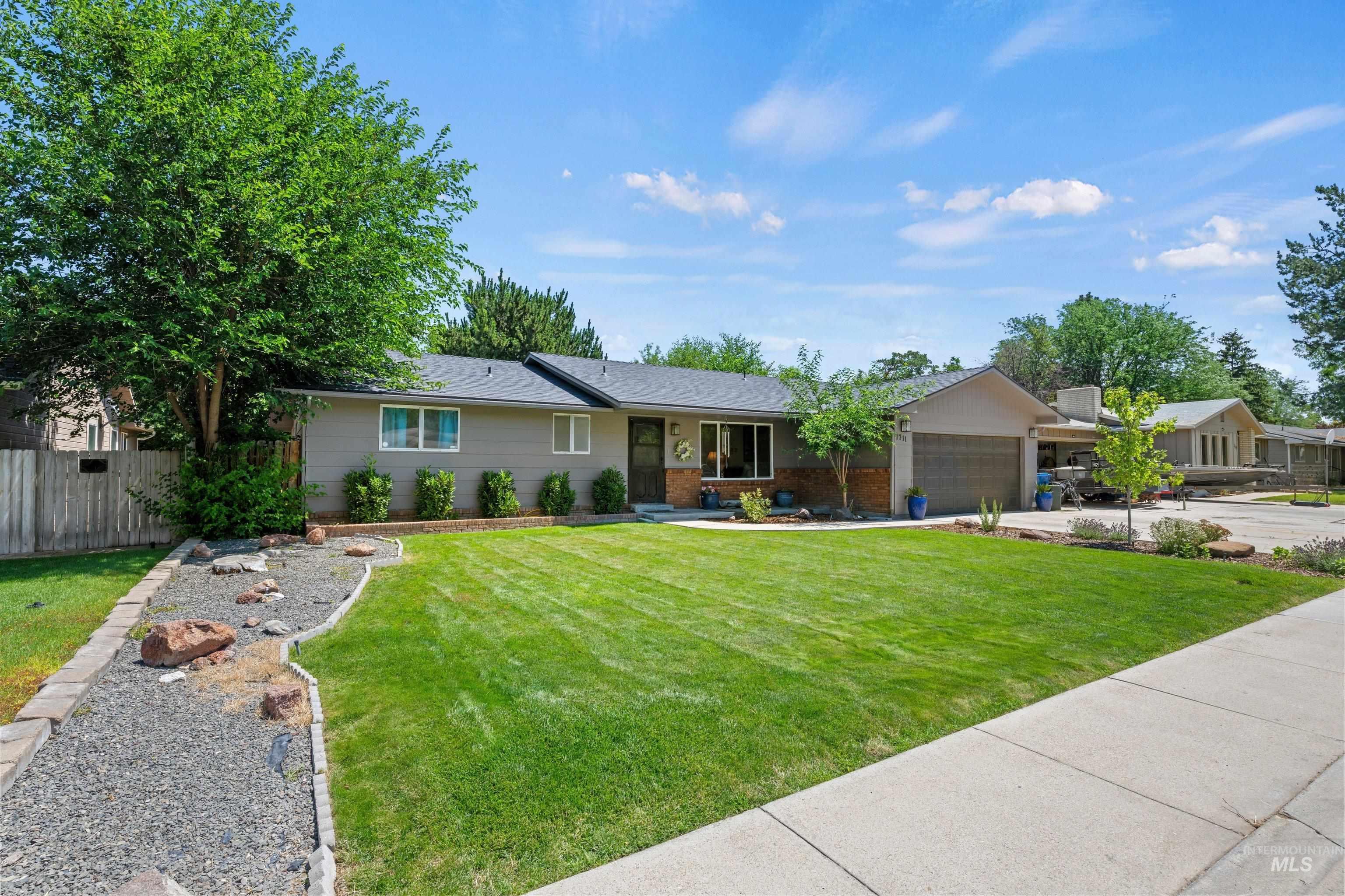 1711 Sandalwood Dr, Caldwell, Idaho 83605, 3 Bedrooms, 2 Bathrooms, Residential For Sale, Price $375,000, 98992343