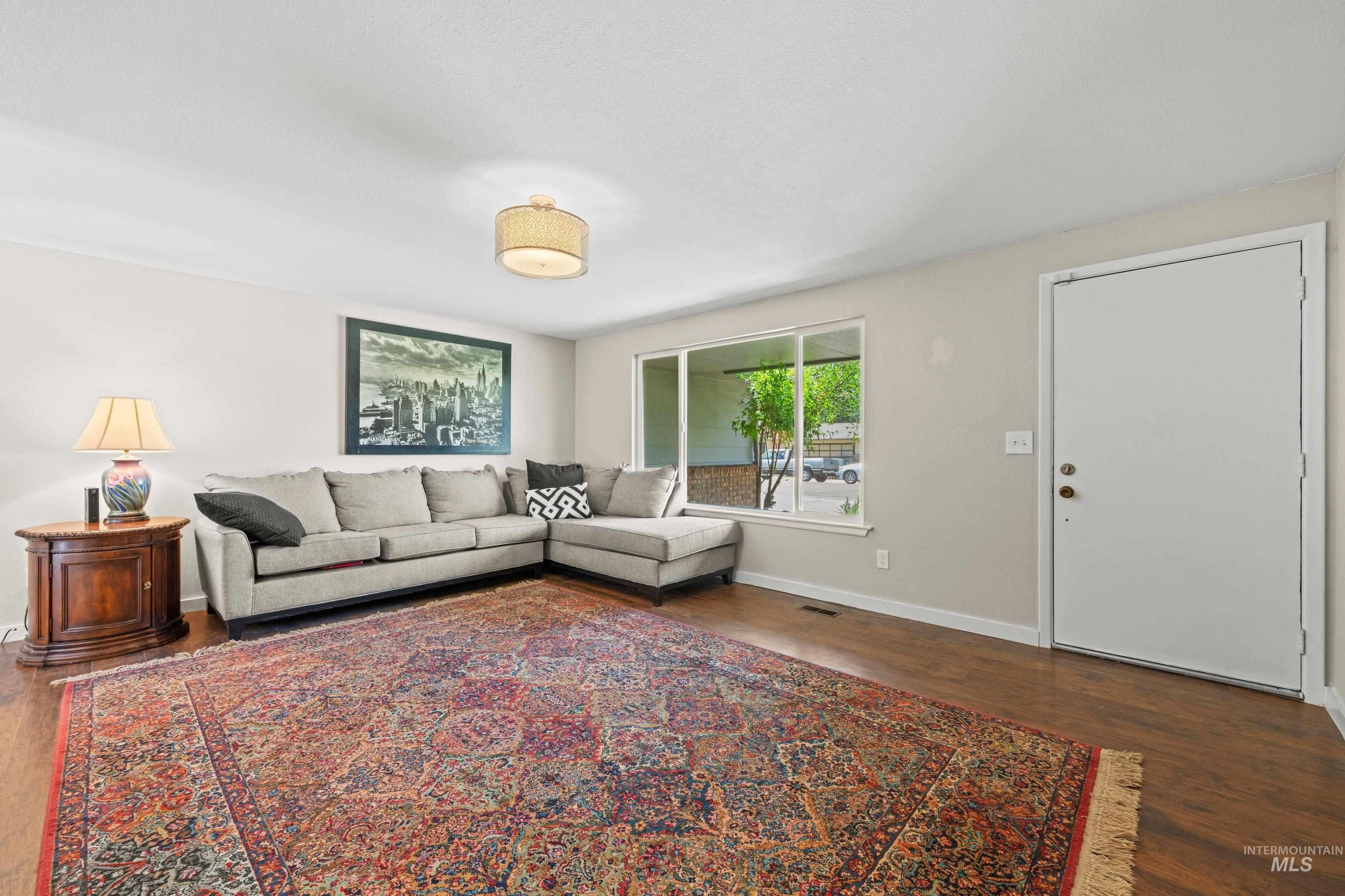 1711 Sandalwood Dr, Caldwell, Idaho 83605, 3 Bedrooms, 2 Bathrooms, Residential For Sale, Price $375,000, 98992343