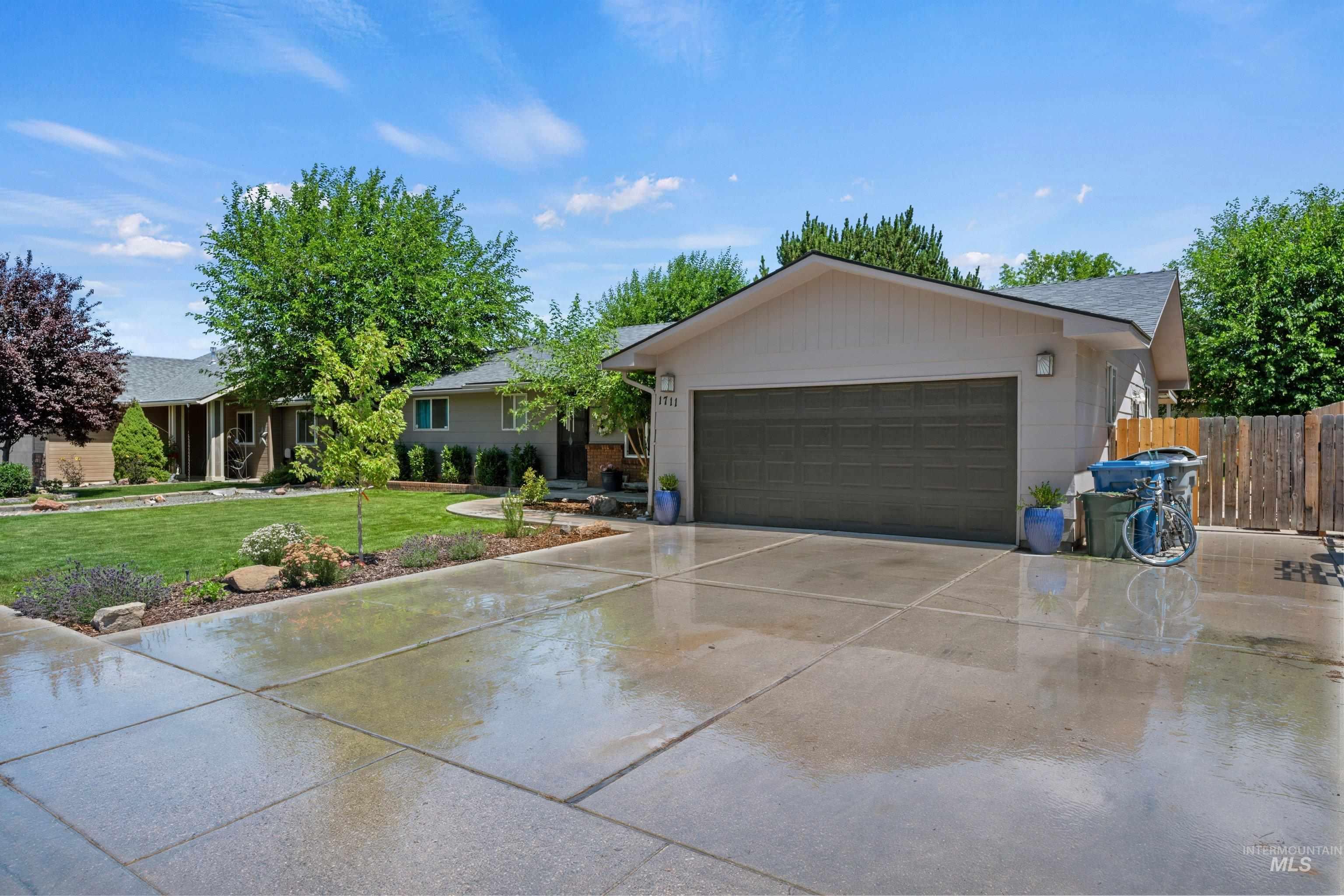 1711 Sandalwood Dr, Caldwell, Idaho 83605, 3 Bedrooms, 2 Bathrooms, Residential For Sale, Price $375,000, 98992343