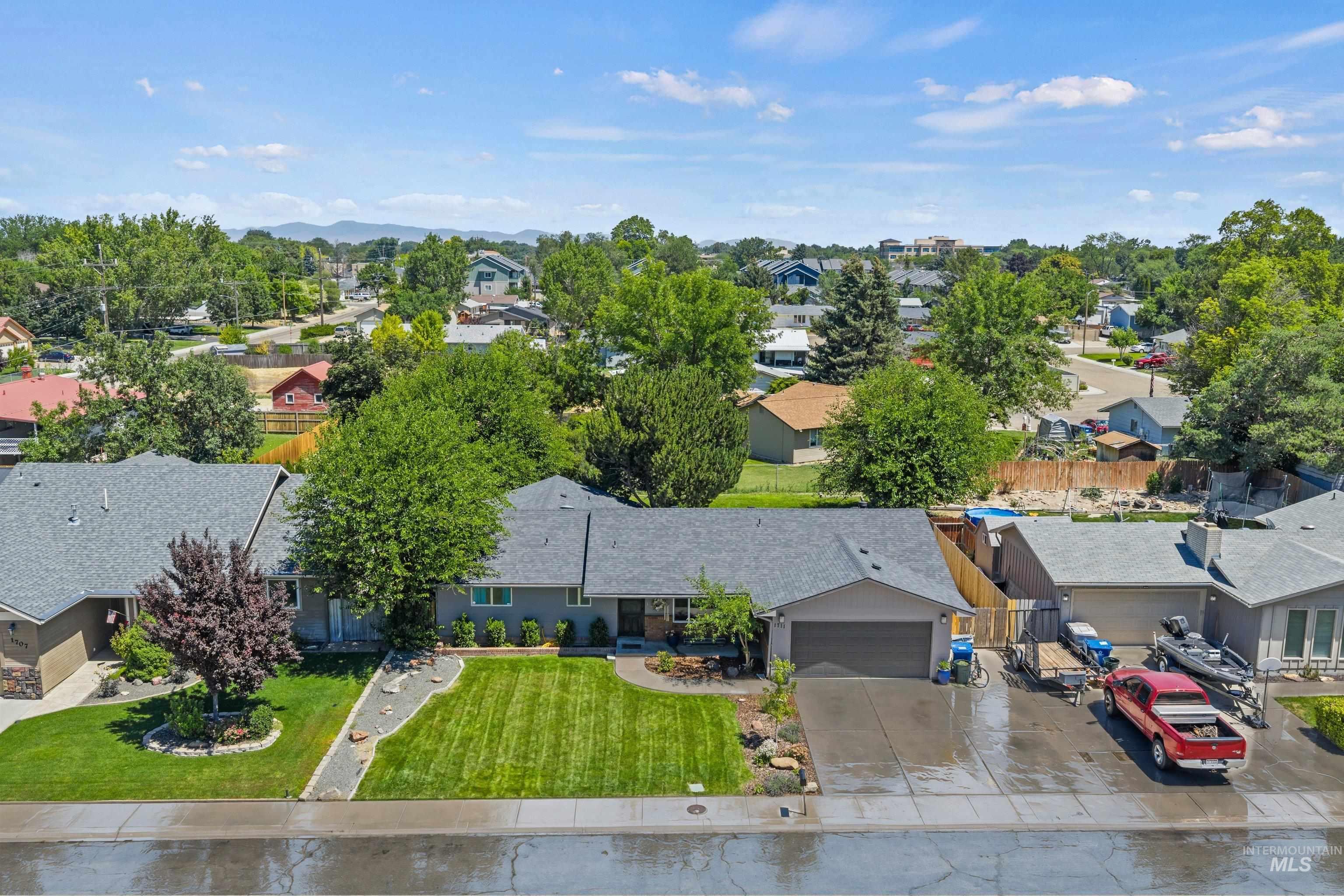 1711 Sandalwood Dr, Caldwell, Idaho 83605, 3 Bedrooms, 2 Bathrooms, Residential For Sale, Price $375,000, 98992343