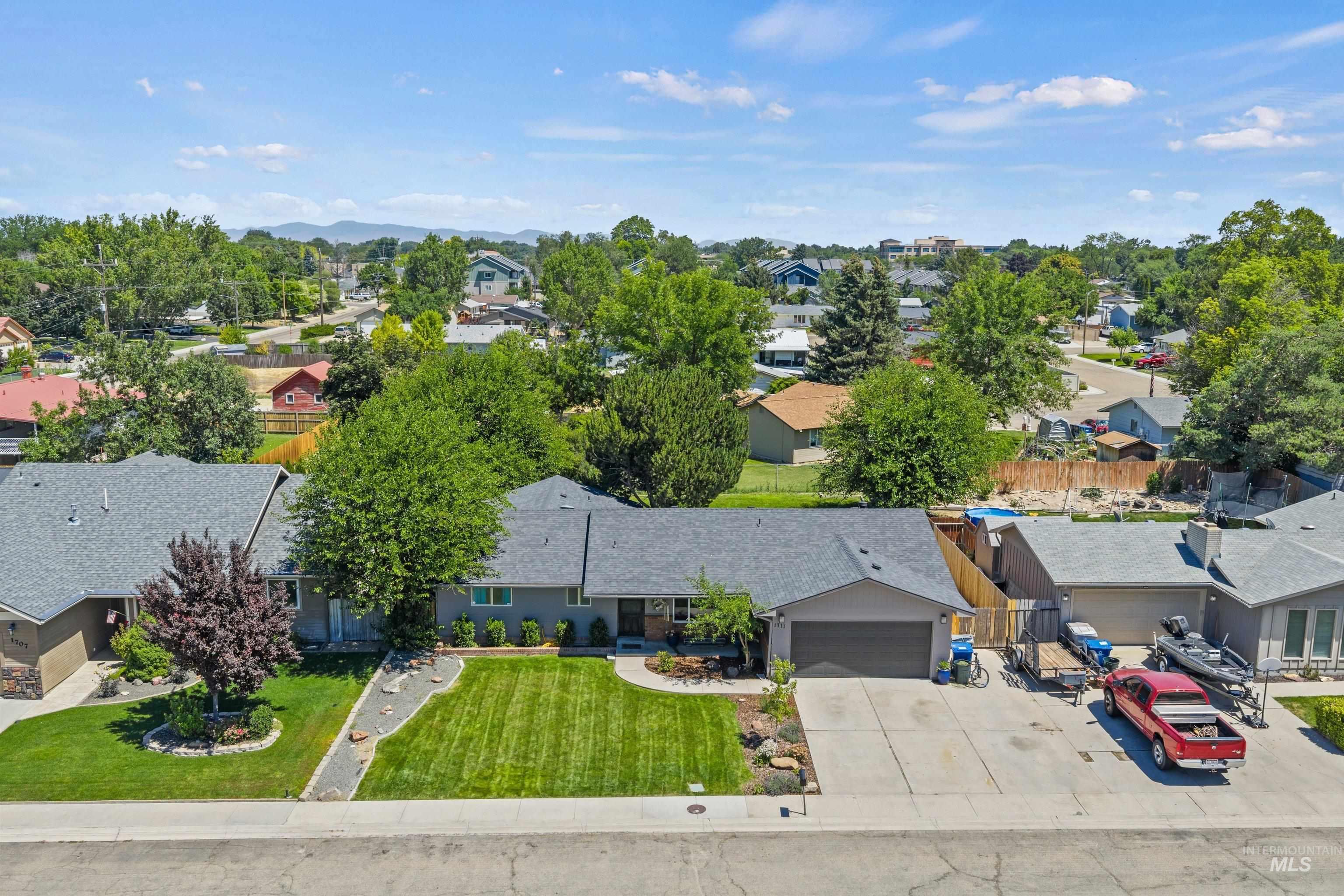 1711 Sandalwood Dr, Caldwell, Idaho 83605, 3 Bedrooms, 2 Bathrooms, Residential For Sale, Price $375,000, 98992343