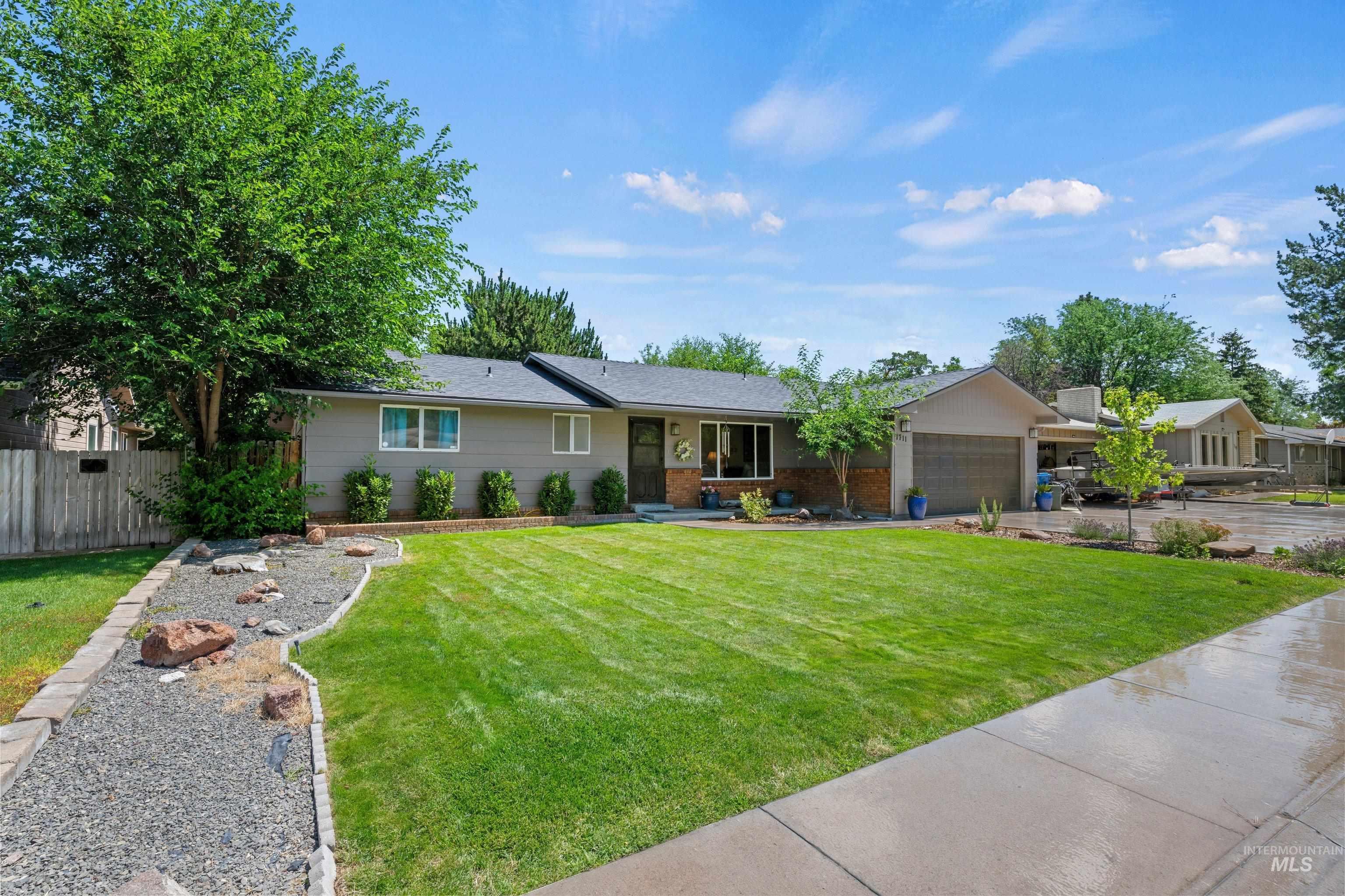 1711 Sandalwood Dr, Caldwell, Idaho 83605, 3 Bedrooms, 2 Bathrooms, Residential For Sale, Price $375,000, 98992343