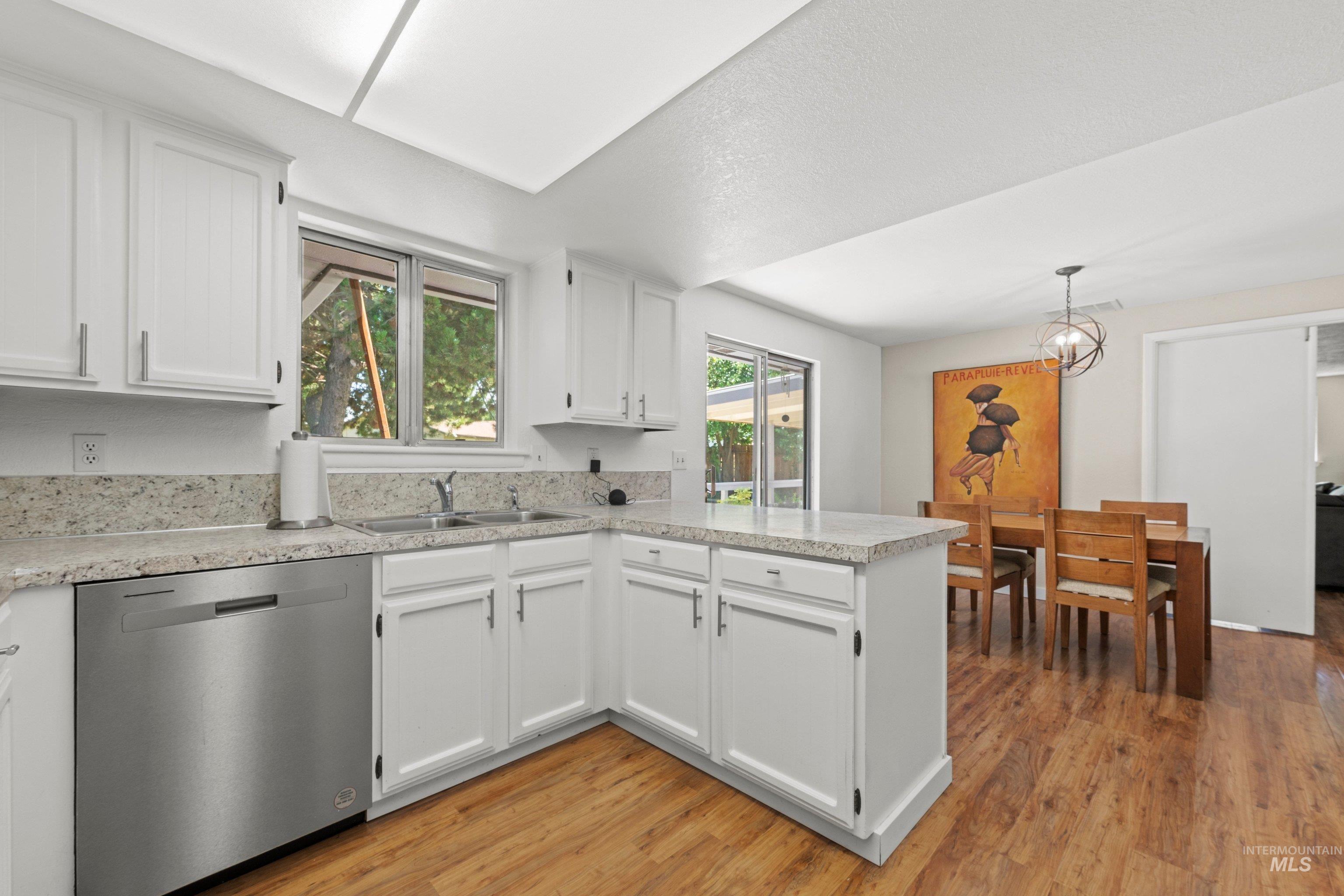 1711 Sandalwood Dr, Caldwell, Idaho 83605, 3 Bedrooms, 2 Bathrooms, Residential For Sale, Price $375,000, 98992343
