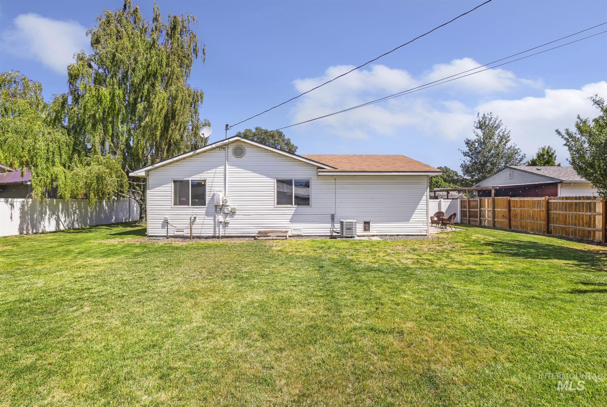 1935 17th St, Heyburn, Idaho 83336, 3 Bedrooms, 1 Bathroom, Residential For Sale, Price $285,000,MLS 98992345