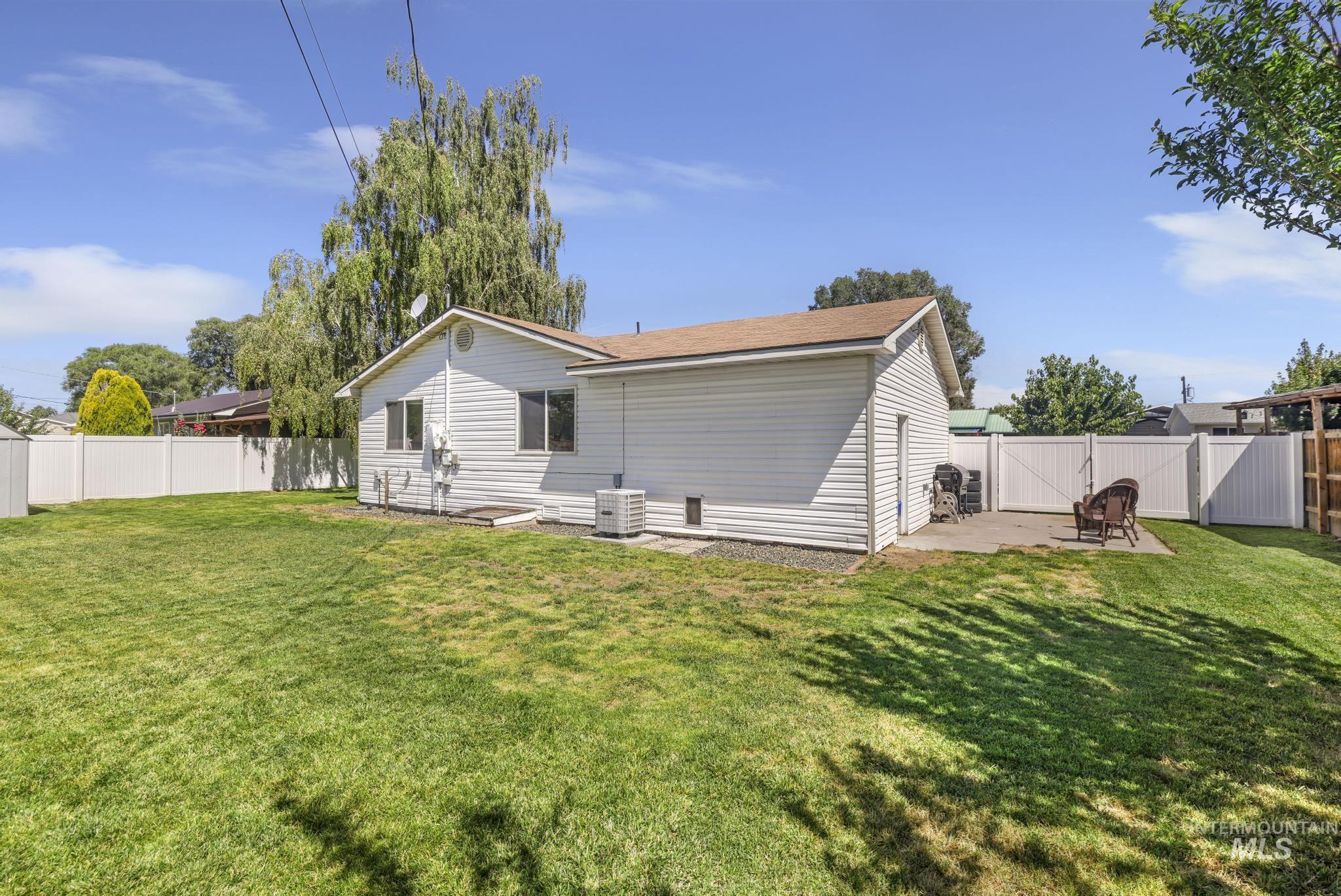 1935 17th St, Heyburn, Idaho 83336, 3 Bedrooms, 1 Bathroom, Residential For Sale, Price $285,000,MLS 98992345