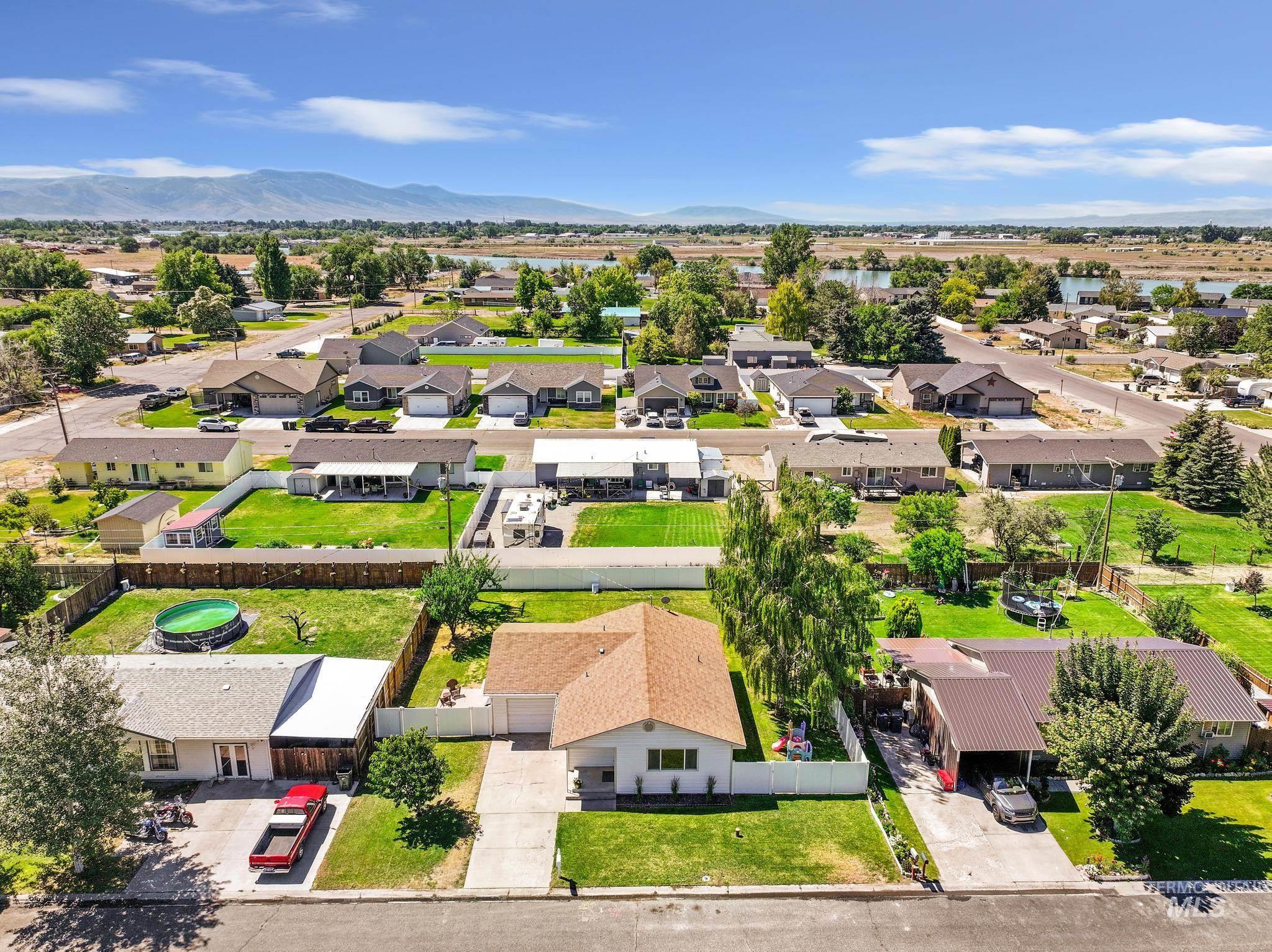 1935 17th St, Heyburn, Idaho 83336, 3 Bedrooms, 1 Bathroom, Residential For Sale, Price $285,000,MLS 98992345